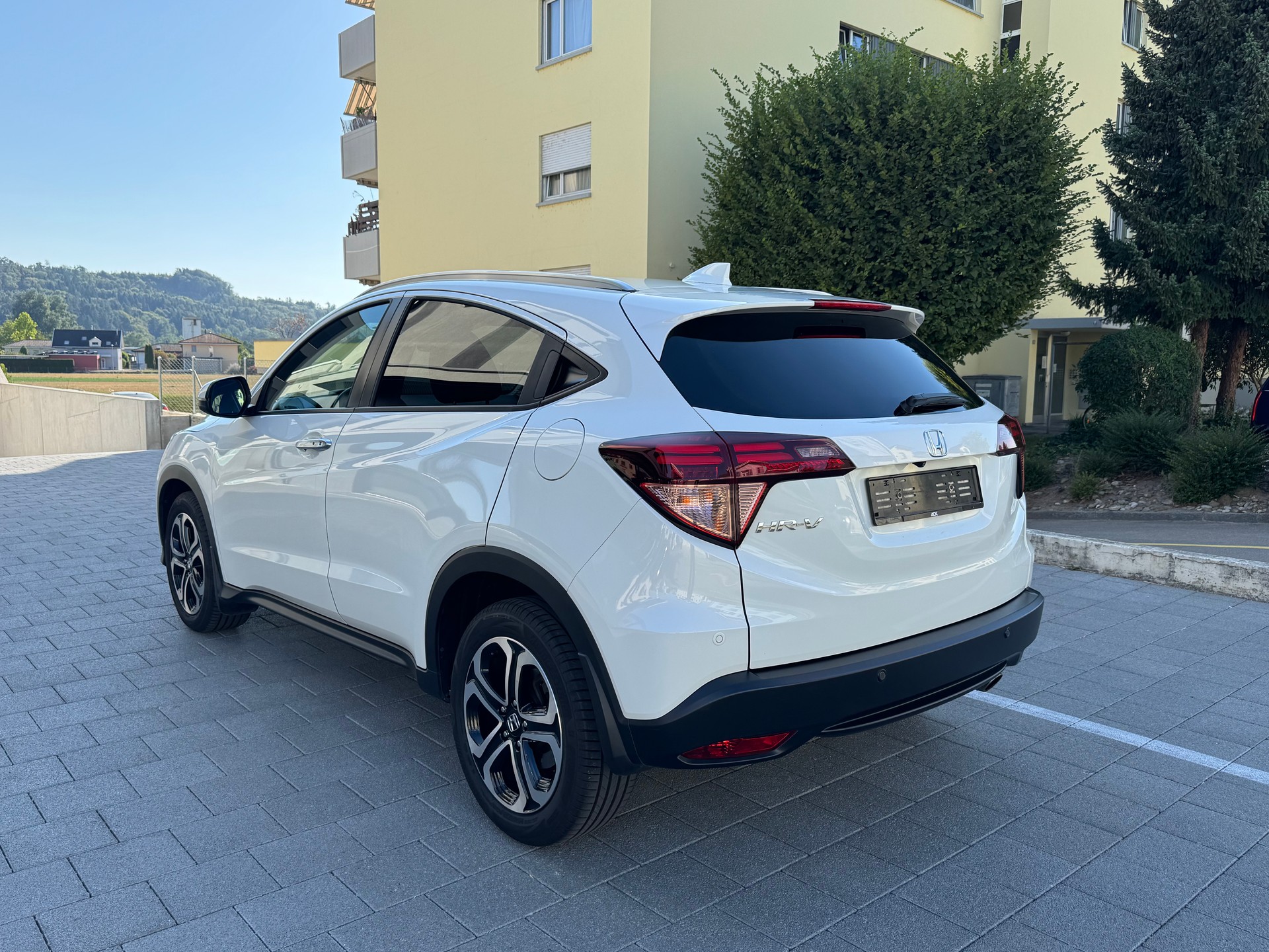 HONDA HR-V 1.5i-VTEC Executive CVT-showroom-element-2