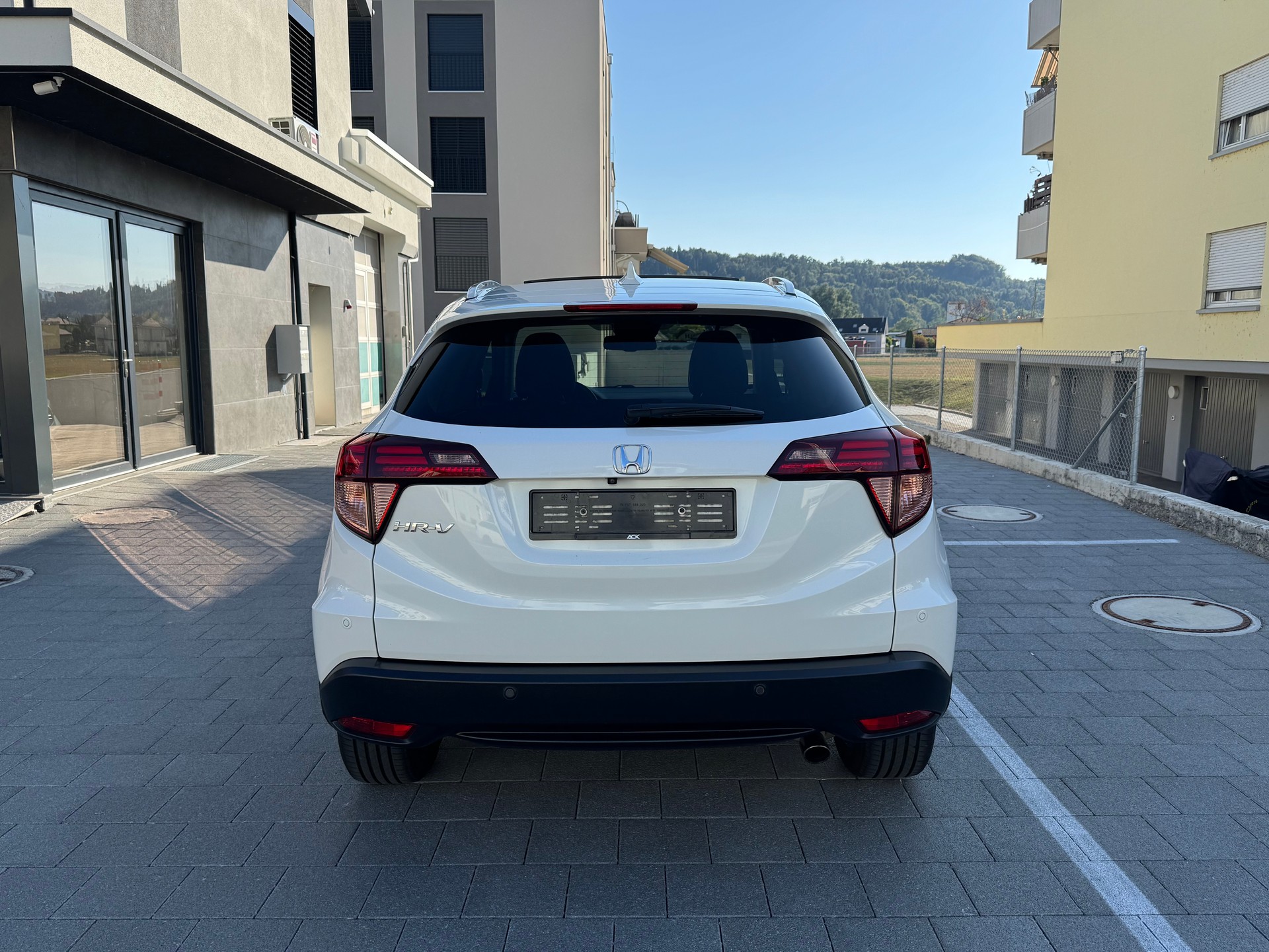 HONDA HR-V 1.5i-VTEC Executive CVT-showroom-element-3