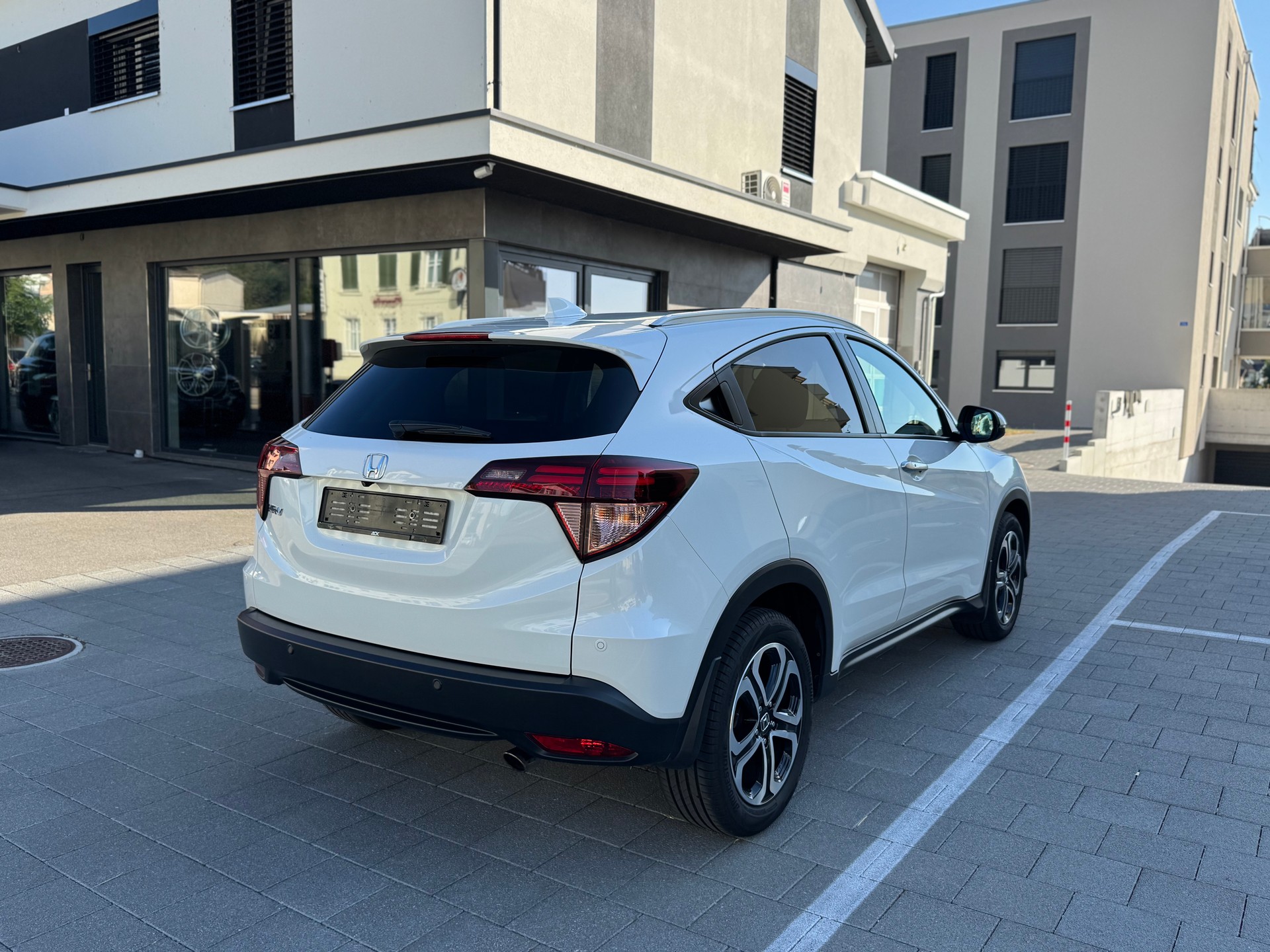 HONDA HR-V 1.5i-VTEC Executive CVT-image-4