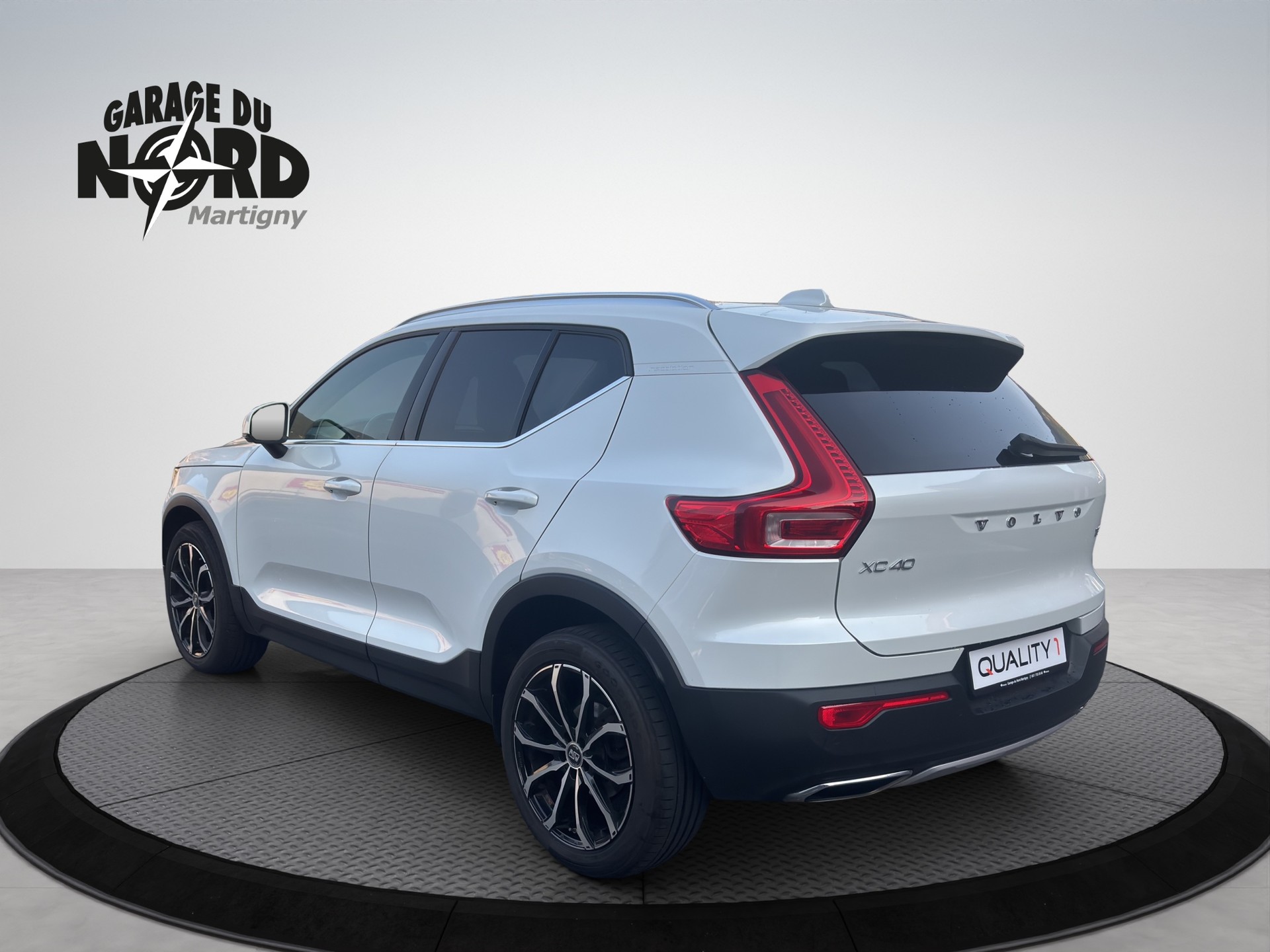 VOLVO XC40 T3 Inscription Geartronic-showroom-element-3