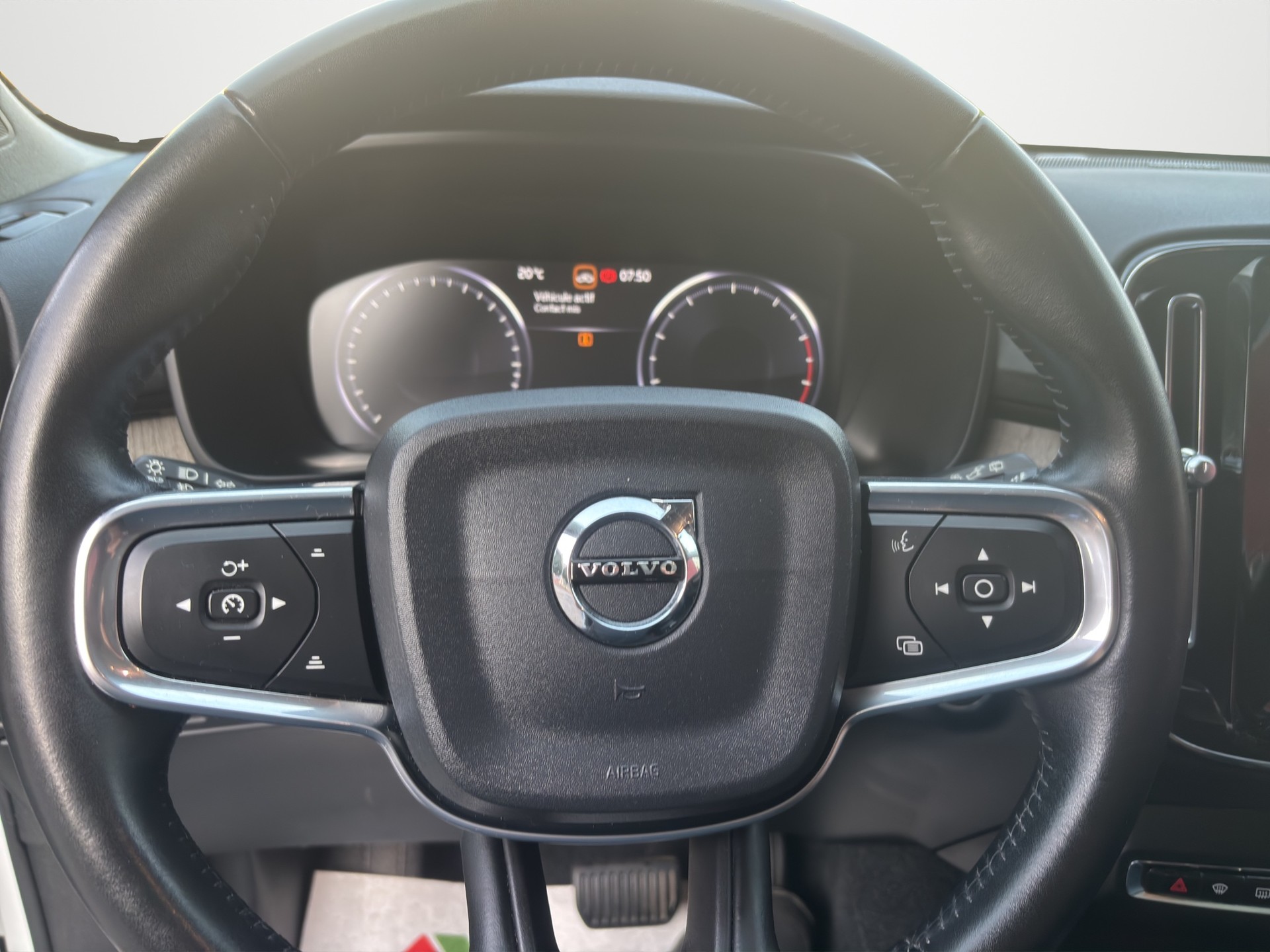 VOLVO XC40 T3 Inscription Geartronic-image-9