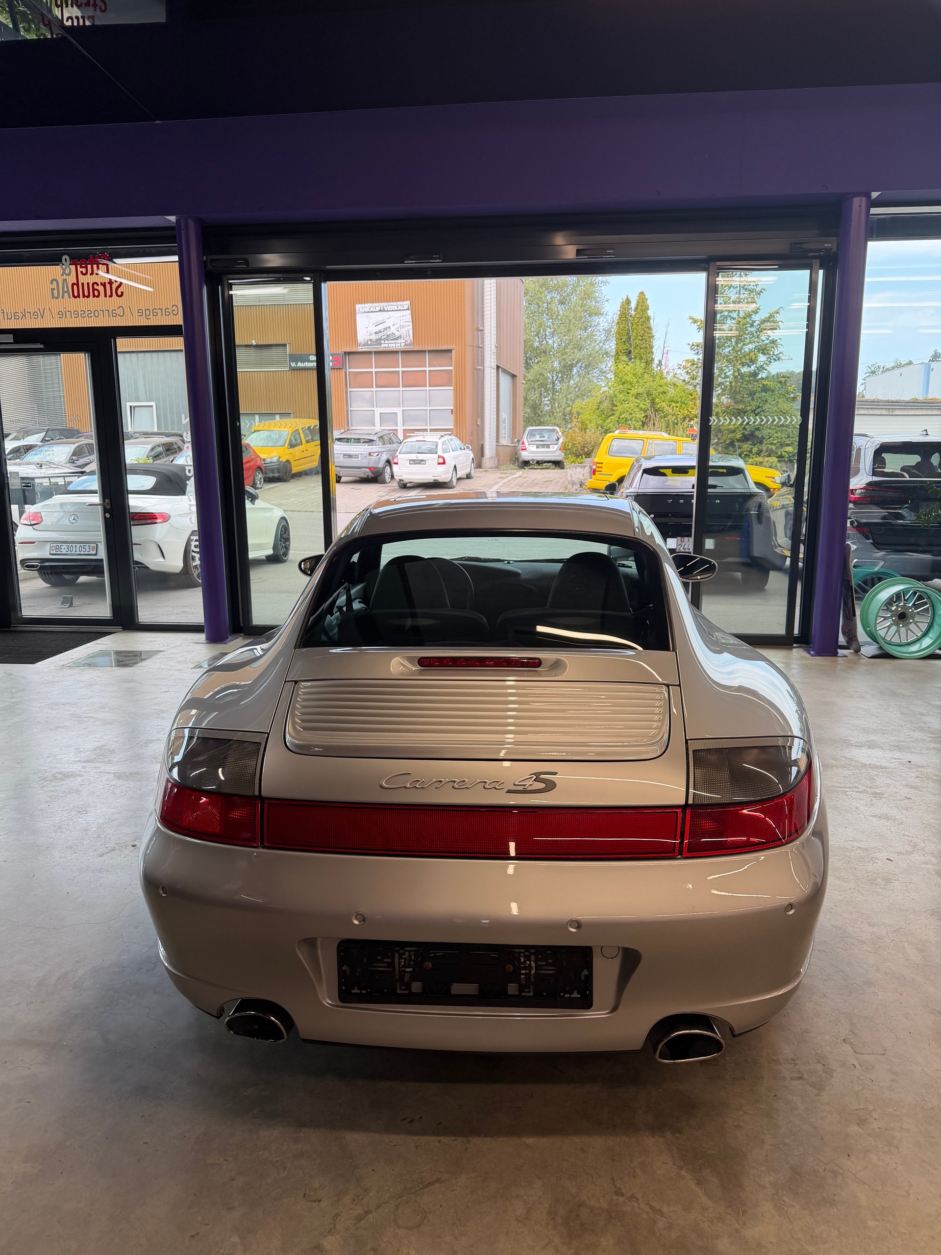 PORSCHE 911 Carrera 4 S-image-5