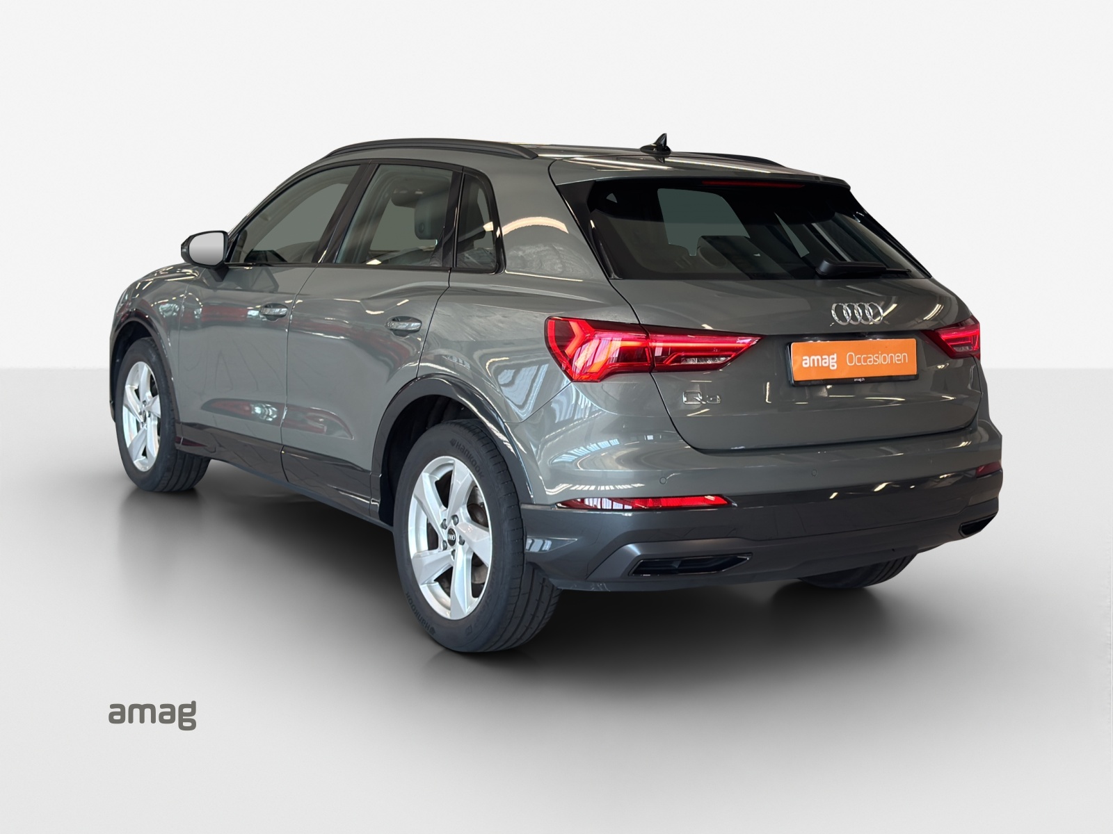 AUDI Q3 35 TFSI advanced Attraction S-tronic-showroom-element-2