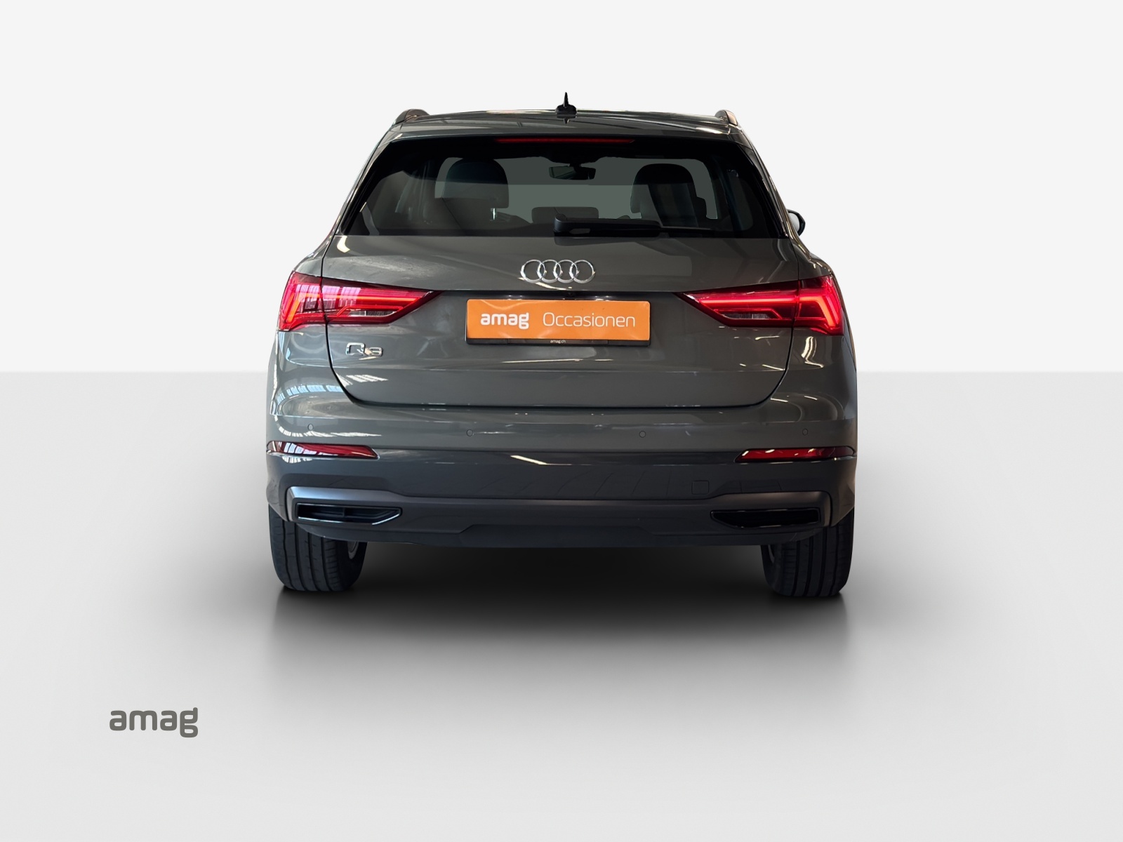 AUDI Q3 35 TFSI advanced Attraction S-tronic-showroom-element-3
