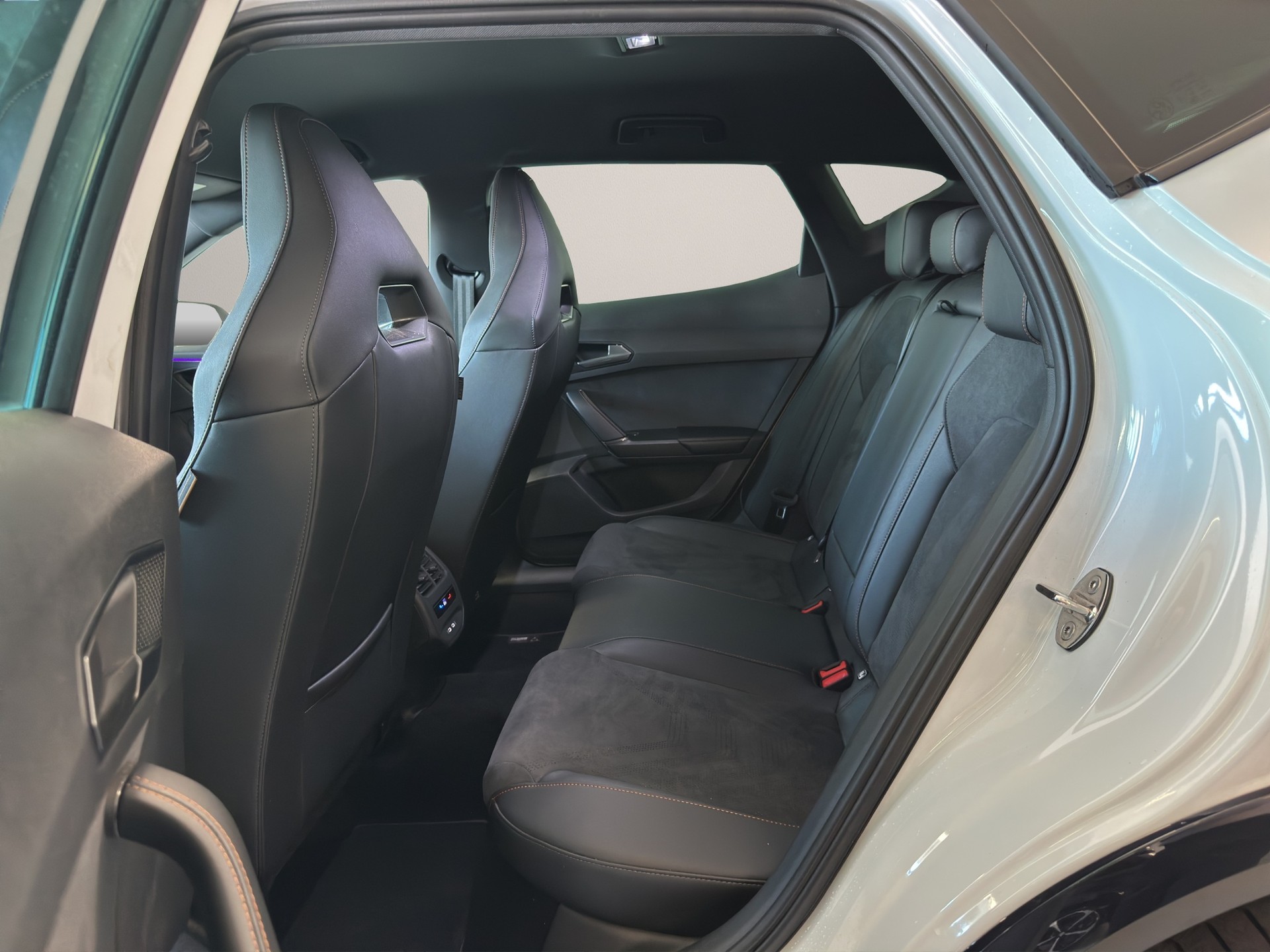 CUPRA Formentor 1.5 e-HYBRID pHEV VZ DSG-image-10