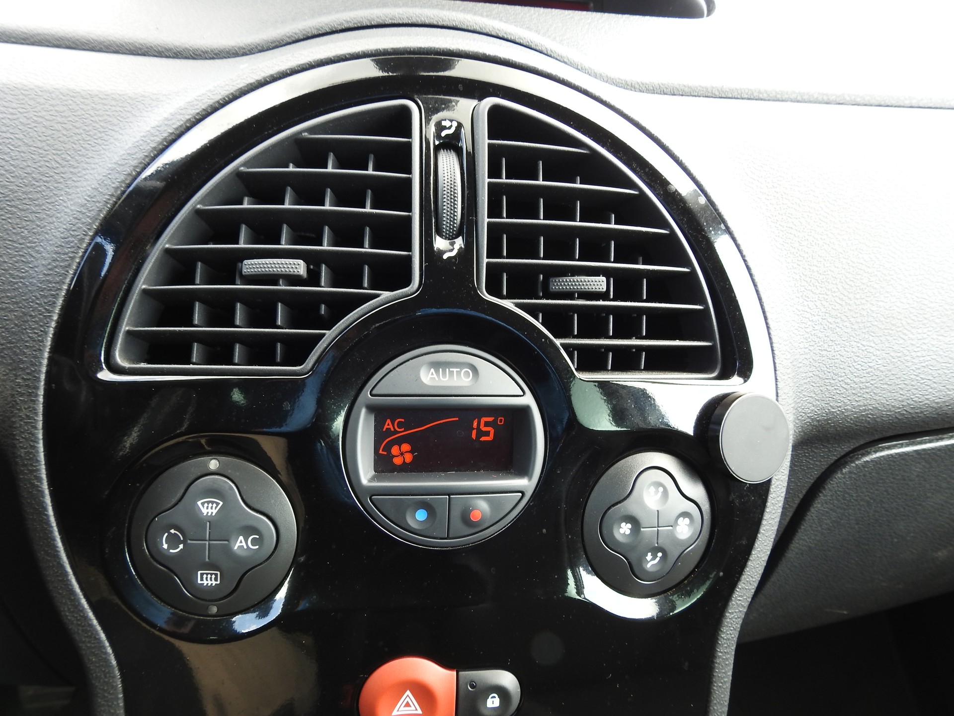 RENAULT Modus 1.2 16V T Yahoo-image-21