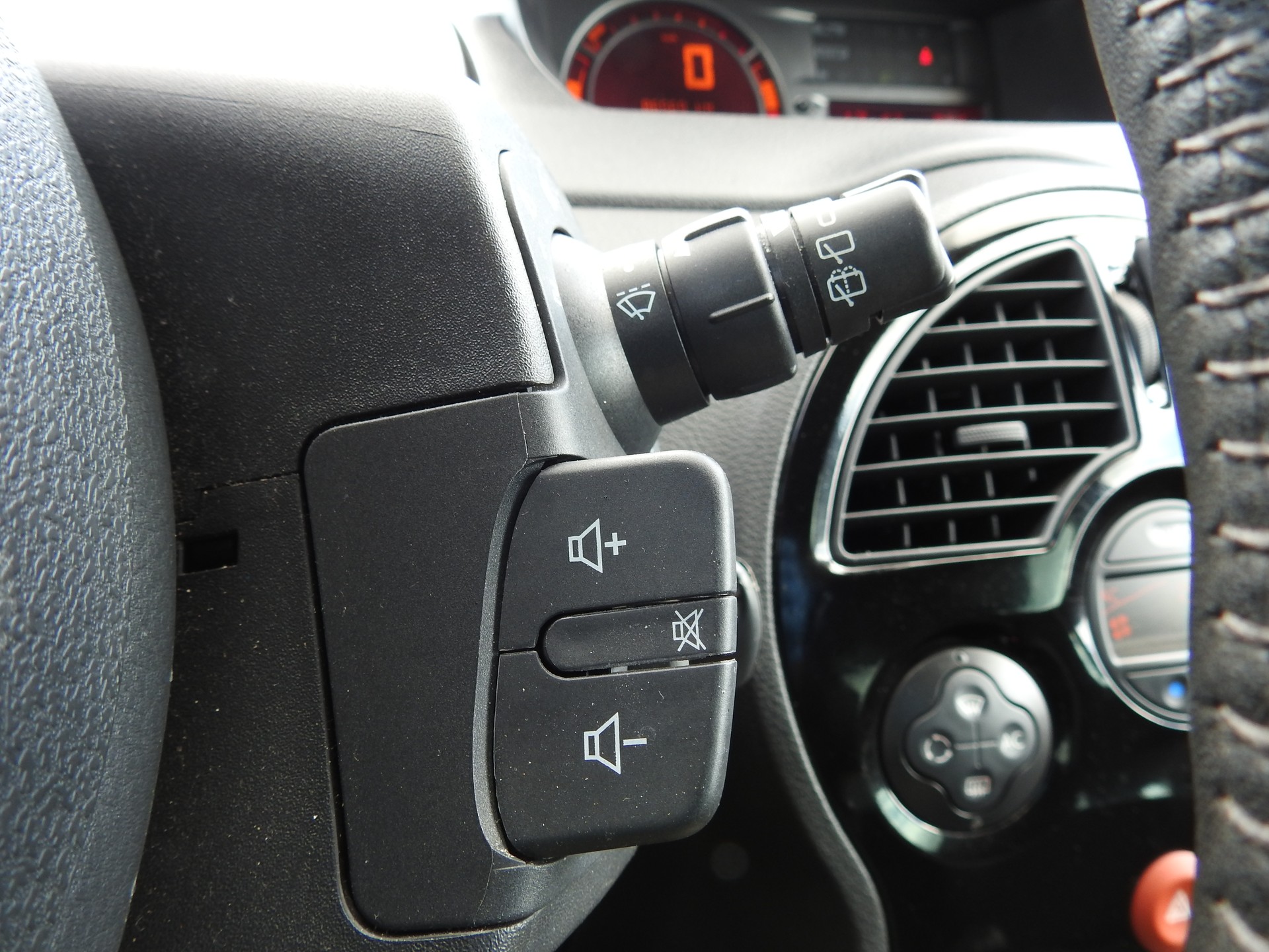 RENAULT Modus 1.2 16V T Yahoo-image-22