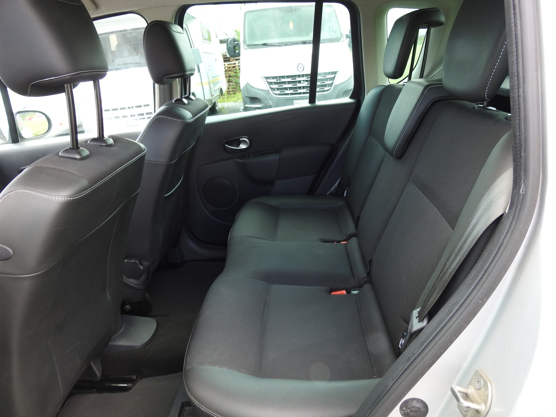 RENAULT Modus 1.2 16V T Yahoo-image-13