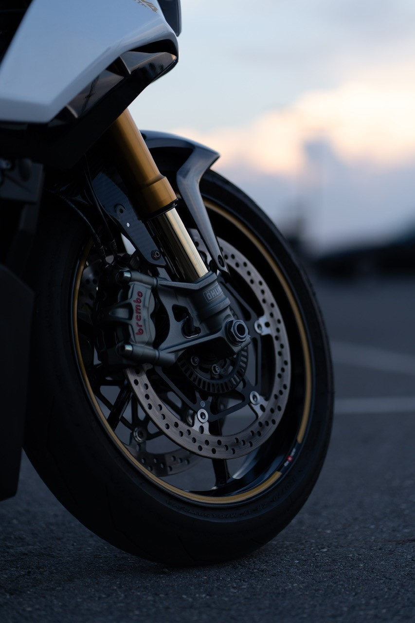APRILIA Tuono V4 1100 Factory-image-5