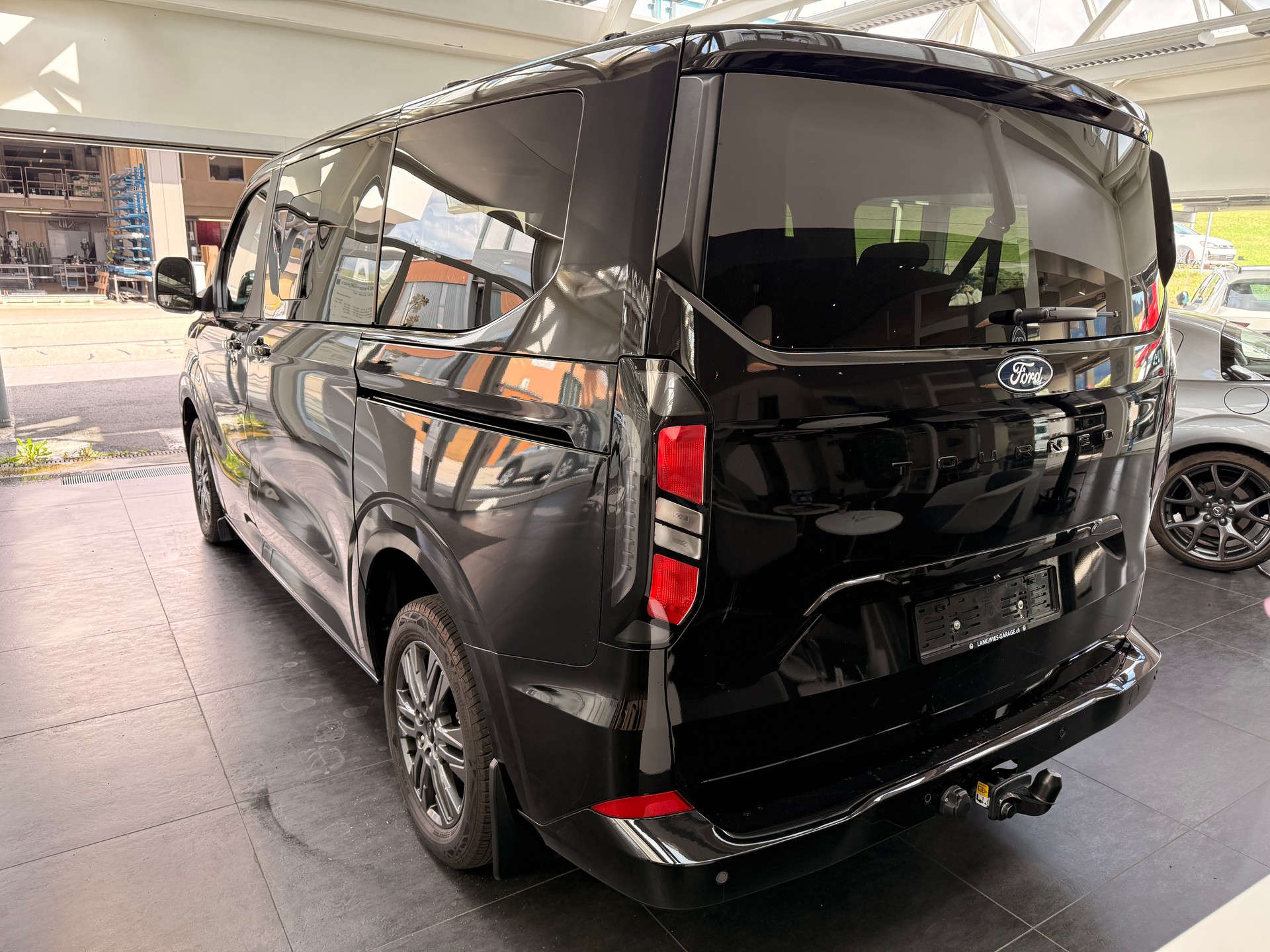 FORD Tourneo Bus 320 L1H1 Titanium Automat-showroom-element-2