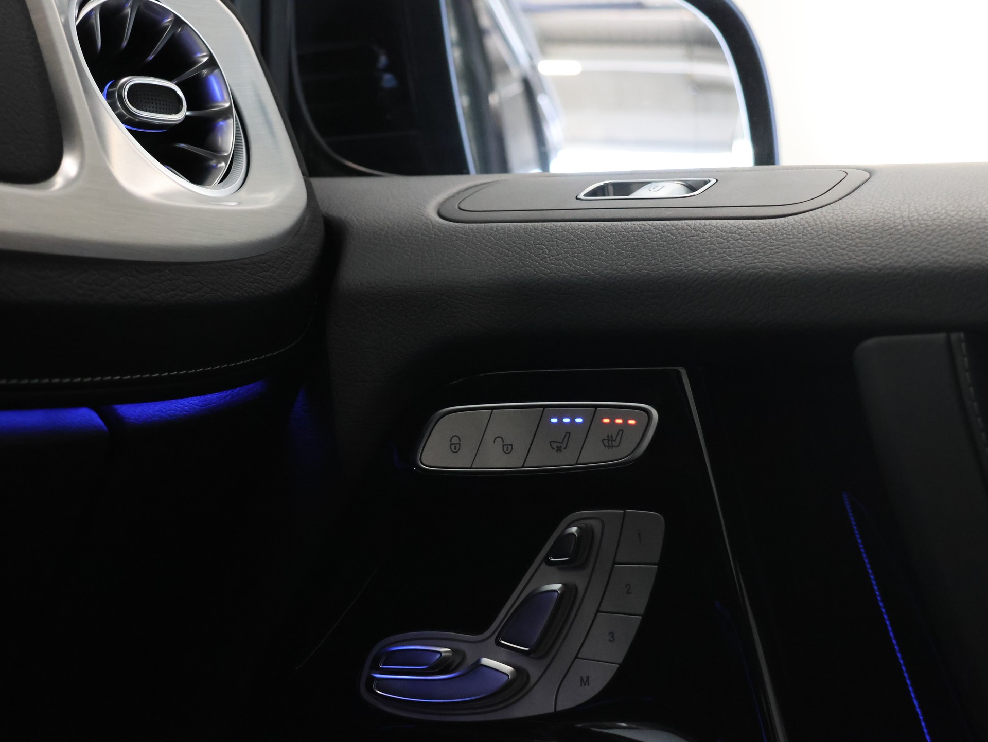 MERCEDES-BENZ G 63 AMG 9G-Tronic *Burmester* *360 Kamera* *Panoramadach*-image-30