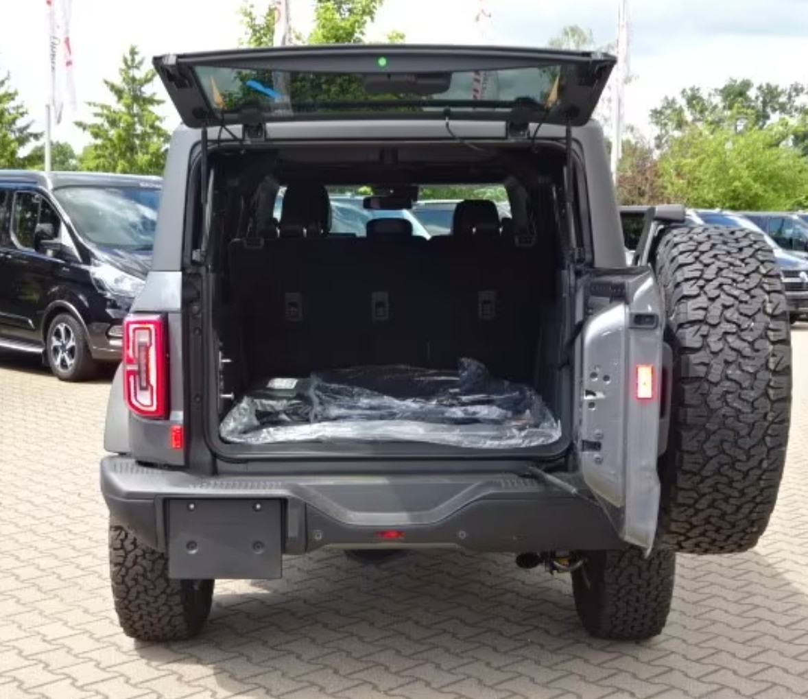 FORD Bronco 2.7 EcoB Badlands e-4WD-showroom-element-3
