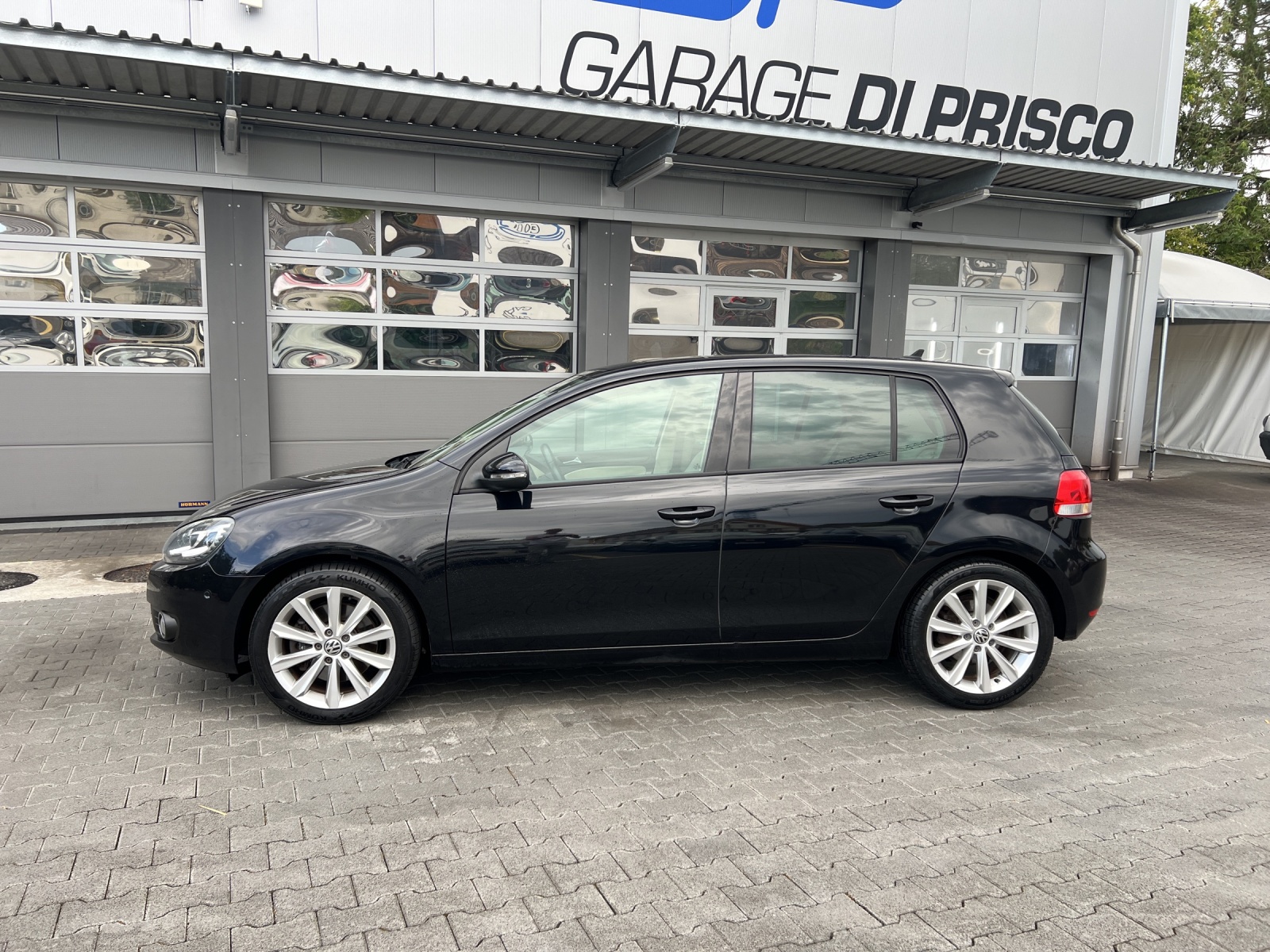 VW Golf 2.0 TDI Team 4Motion-showroom-element-1