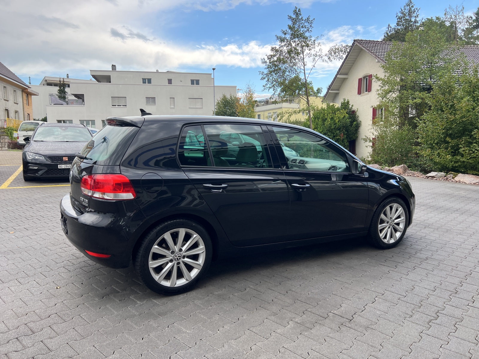 VW Golf 2.0 TDI Team 4Motion-showroom-element-3