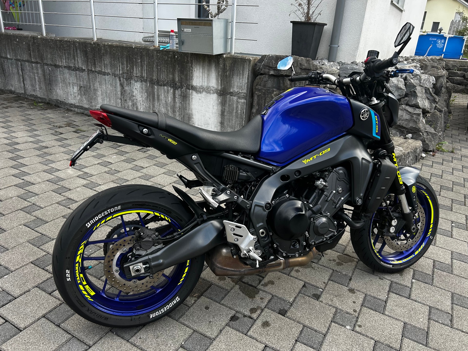 YAMAHA MT-09-image-2