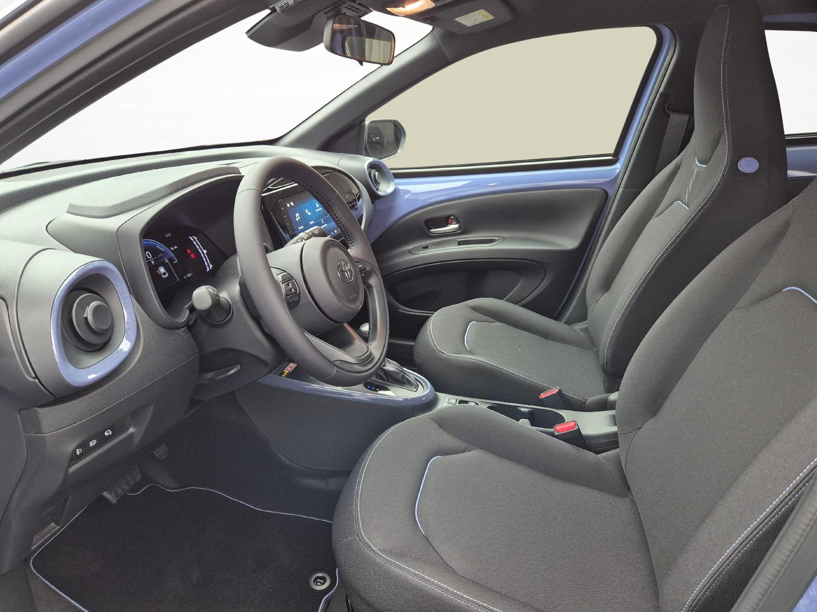 TOYOTA Aygo X 1.5 VVT-i HSD Trend-showroom-element-2