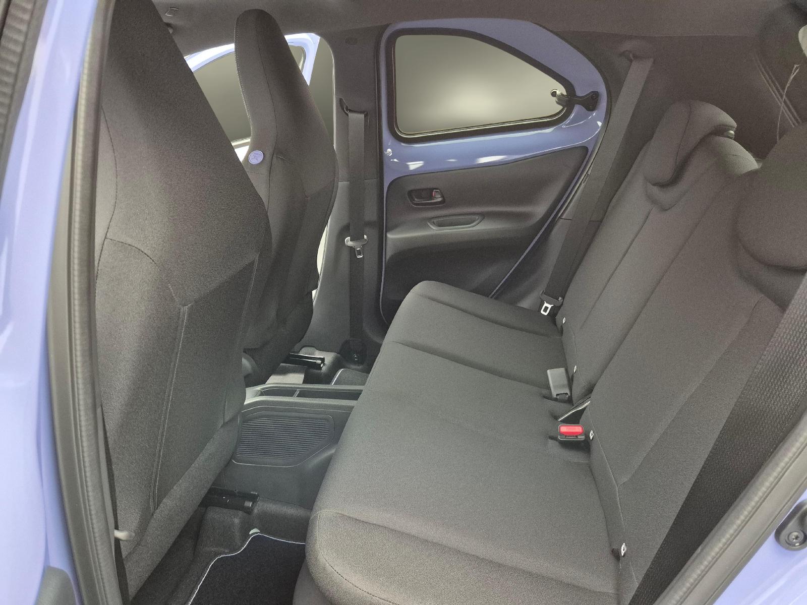 TOYOTA Aygo X 1.5 VVT-i HSD Trend-showroom-element-3