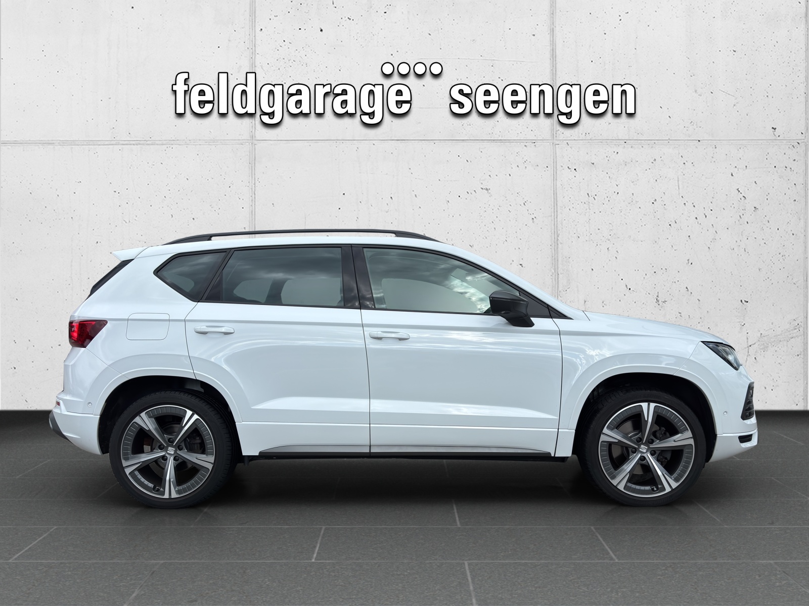 SEAT Ateca 2.0 TSI FR 4Drive DSG mit AHK & Fahrerassistenzpaket-showroom-element-3