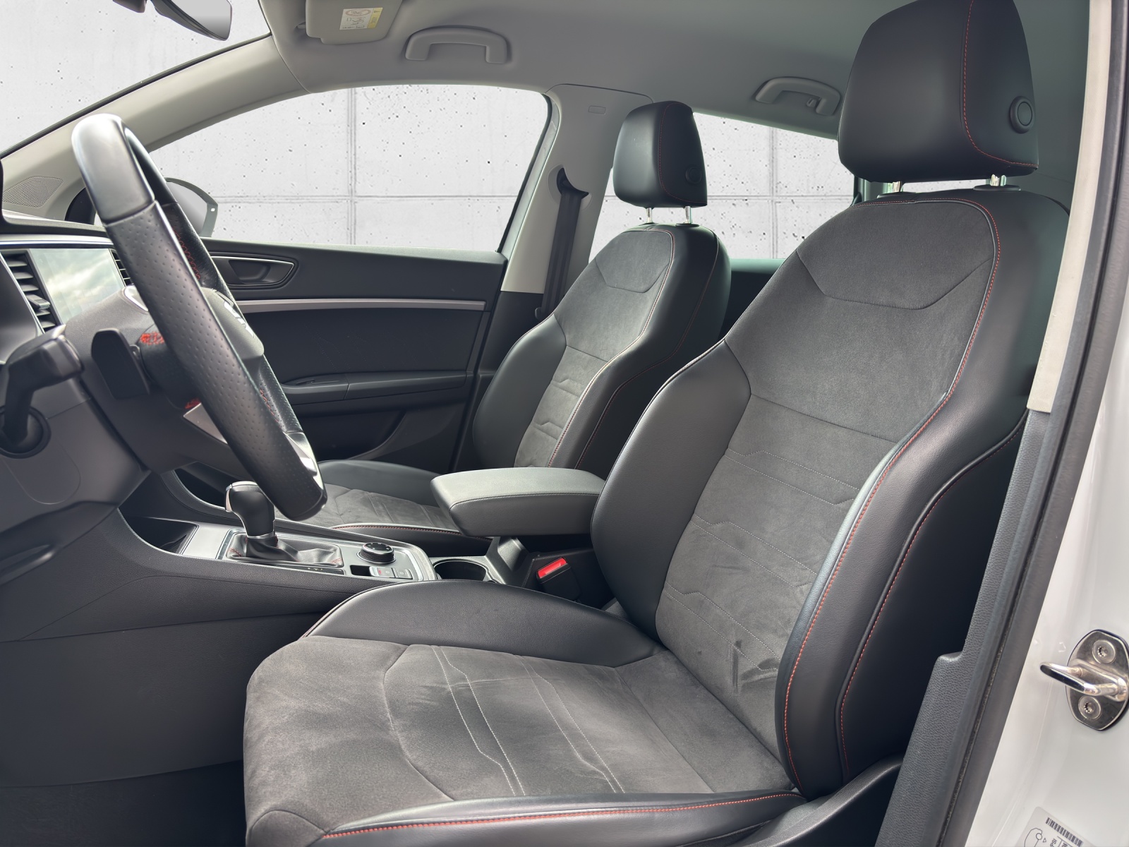 SEAT Ateca 2.0 TSI FR 4Drive DSG mit AHK & Fahrerassistenzpaket-image-26