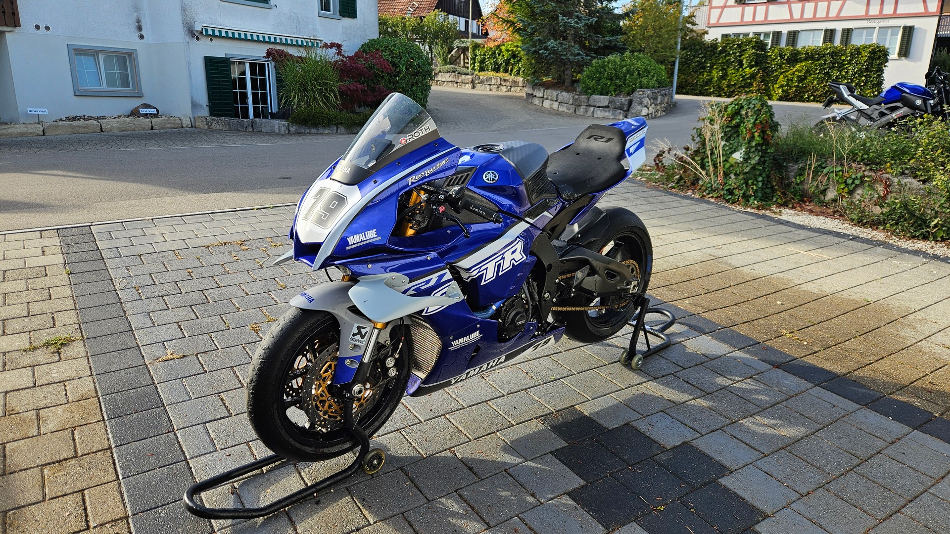 YAMAHA YZF-R1 GYTR-image-1
