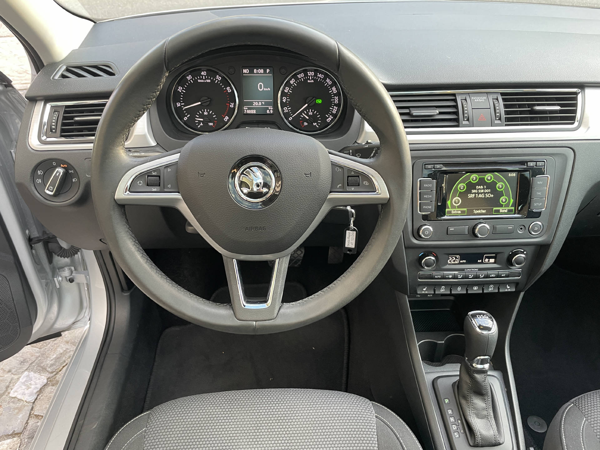 SKODA Rapid Spaceback 1.4 TSI Elegance DSG-image-9