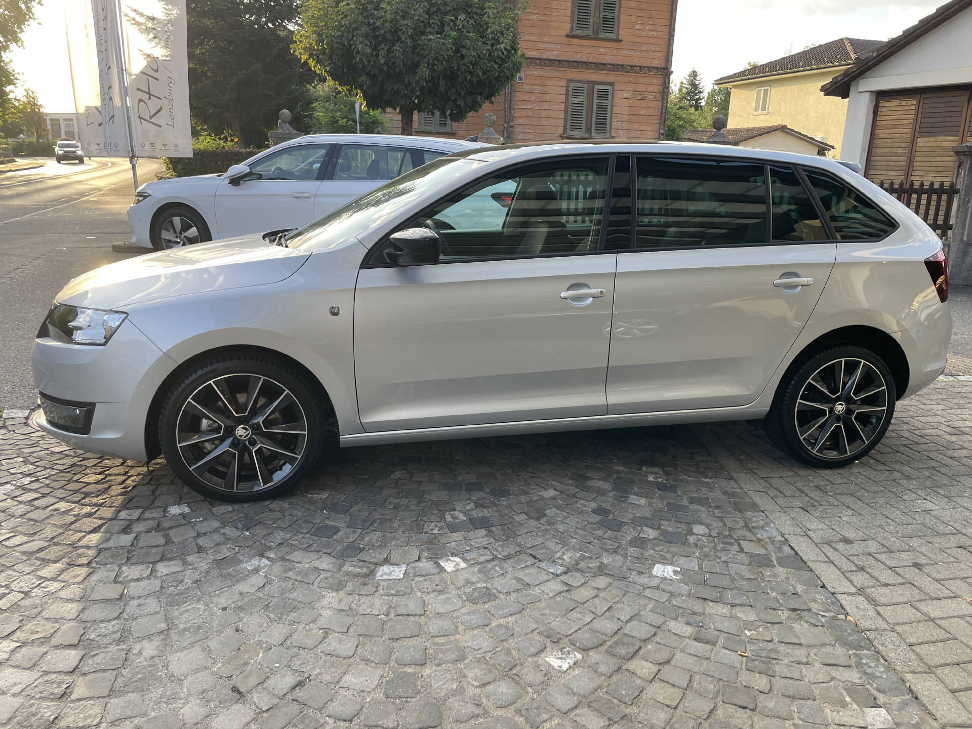 SKODA Rapid Spaceback 1.4 TSI Elegance DSG-showroom-element-2