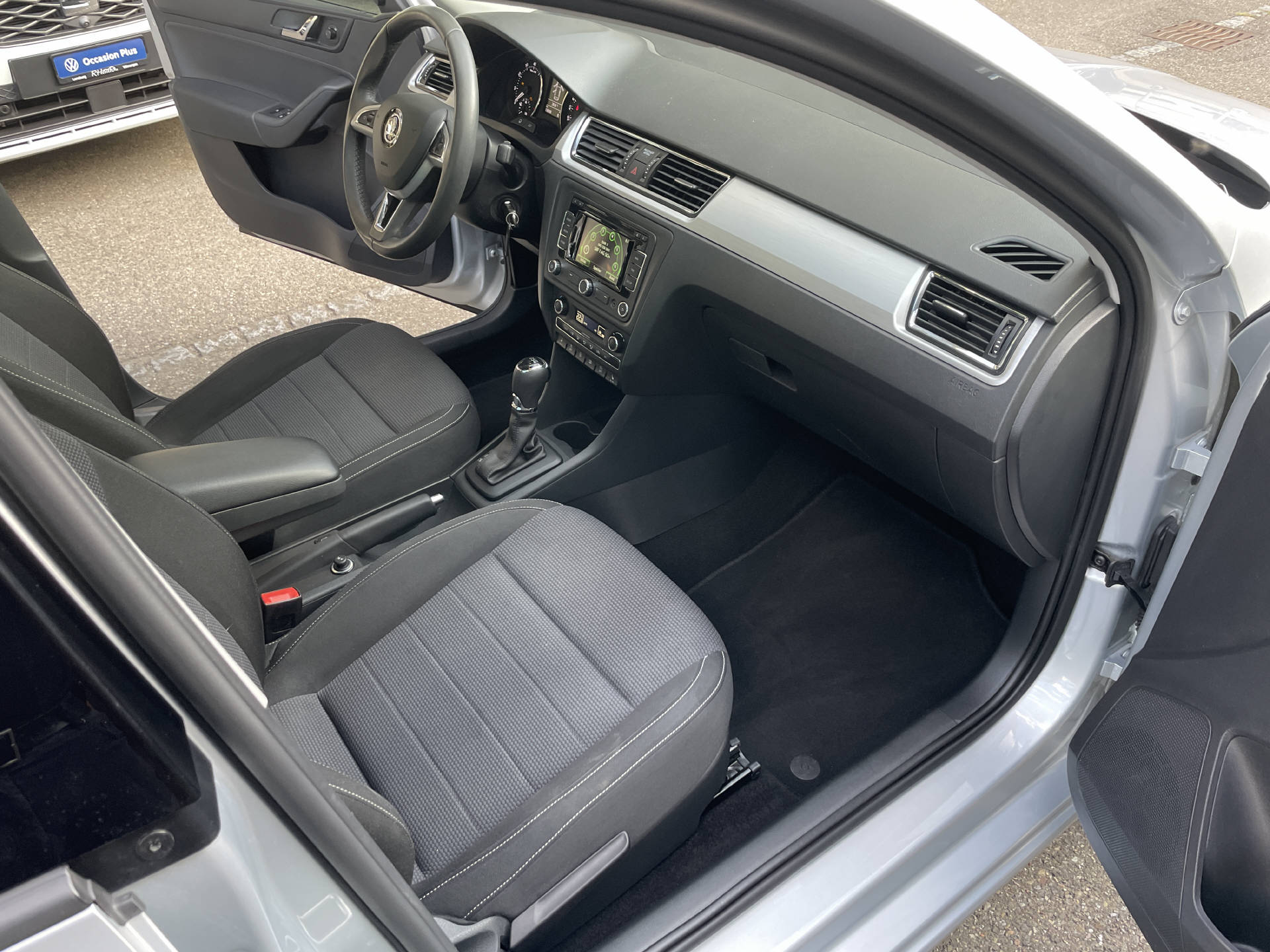 SKODA Rapid Spaceback 1.4 TSI Elegance DSG-image-12
