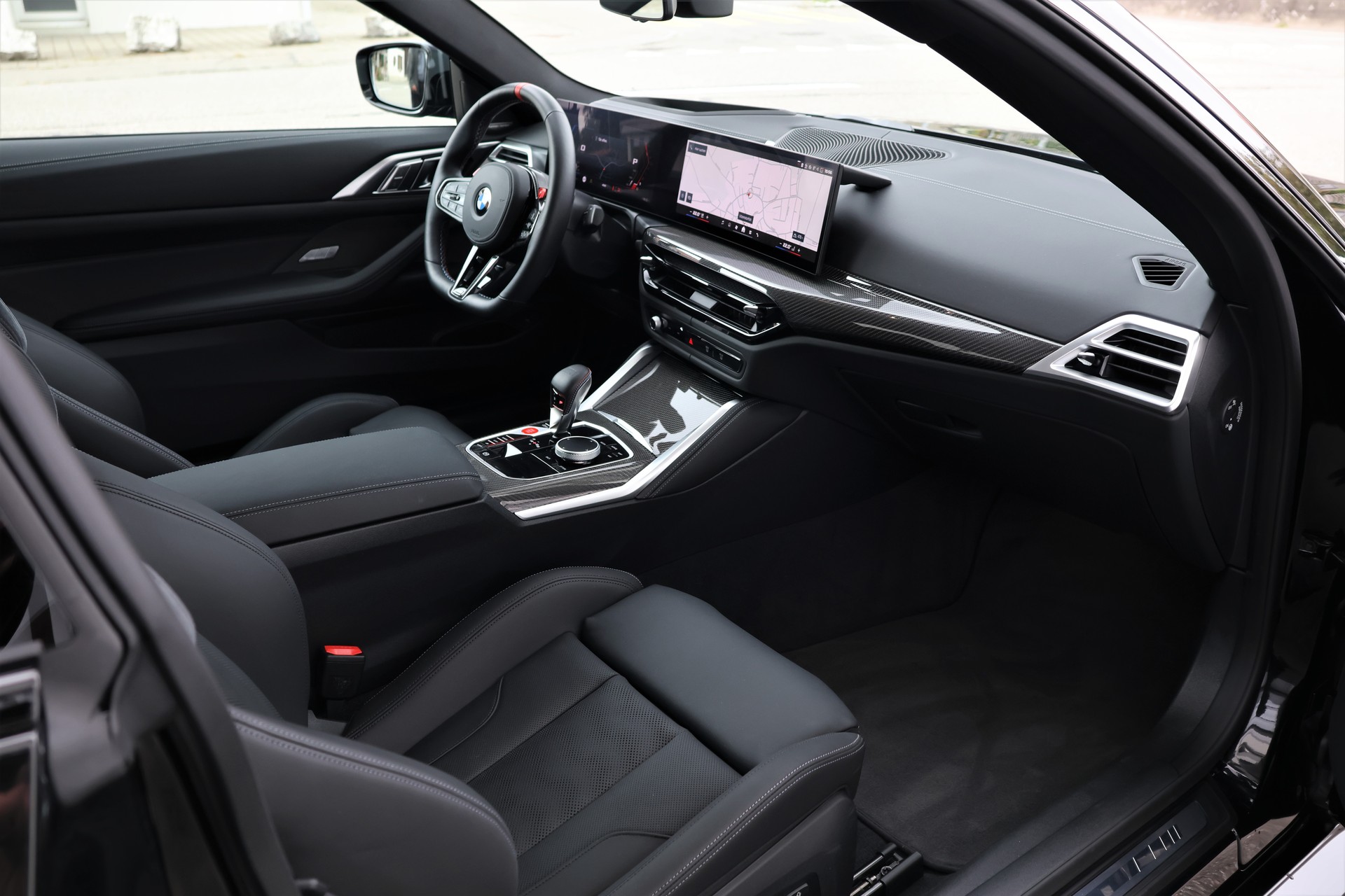 BMW M4 Coupé Competition M xDrive (CH)-image-17