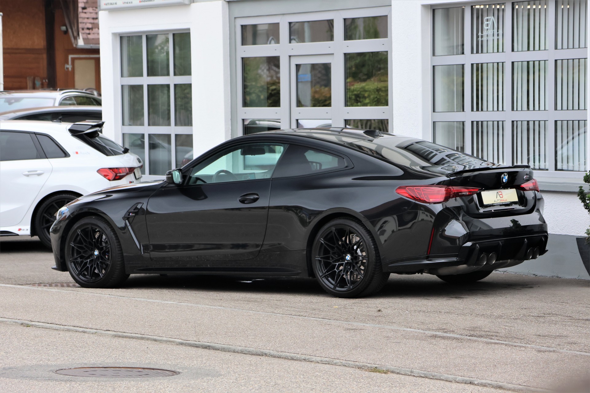 BMW M4 Coupé Competition M xDrive (CH)-image-4