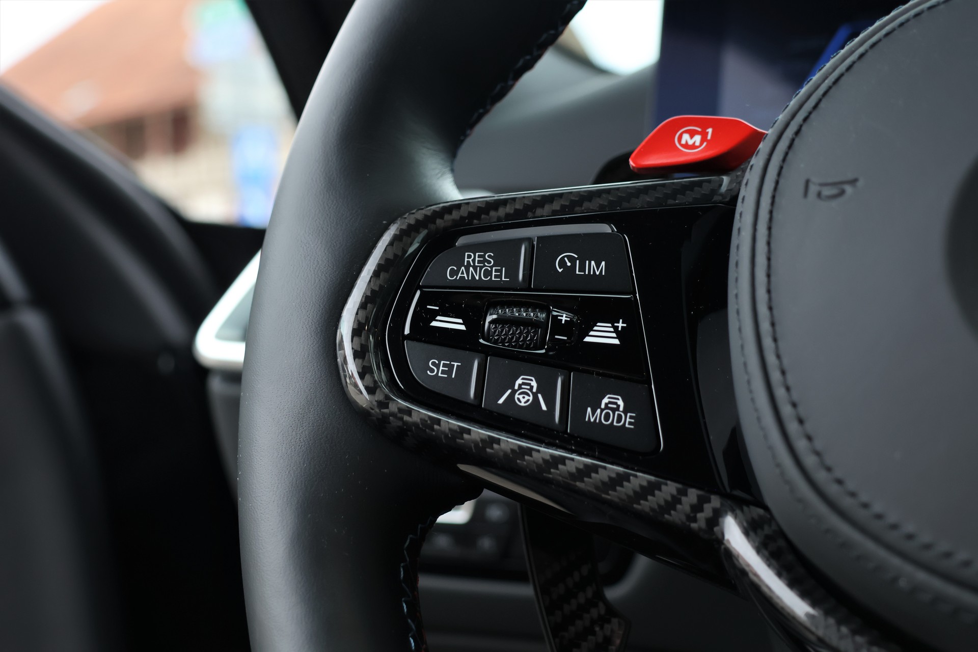 BMW M4 Coupé Competition M xDrive (CH)-image-21