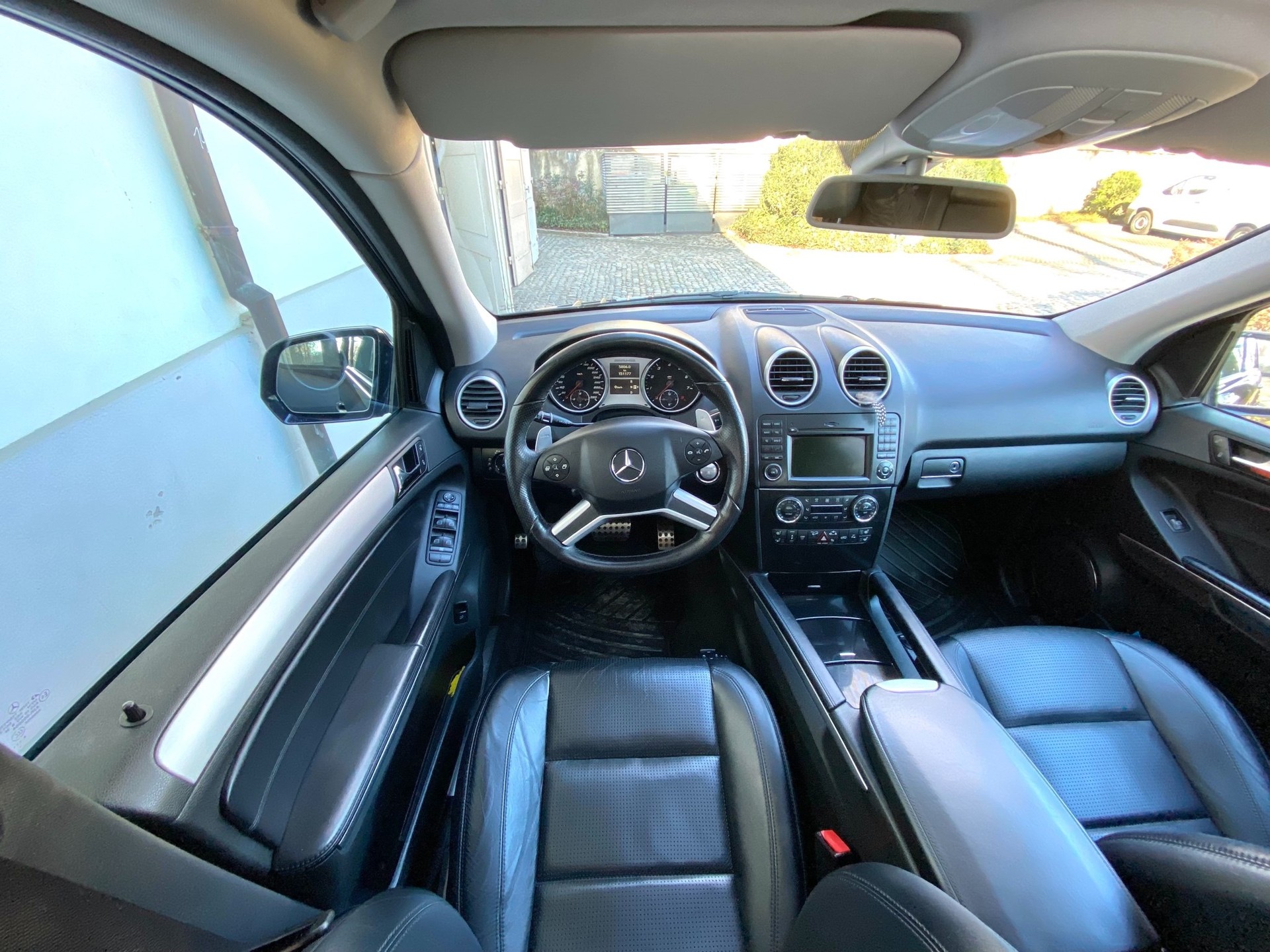 MERCEDES-BENZ ML 63 AMG 4Matic 7G-Tronic-image-14