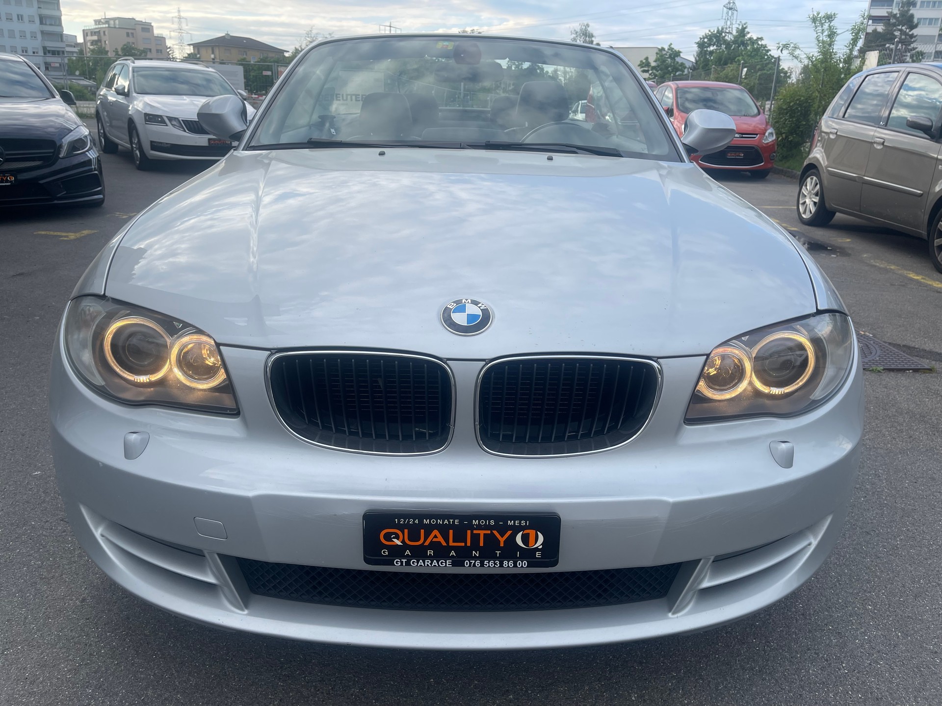 BMW 120i Cabrio-image-2