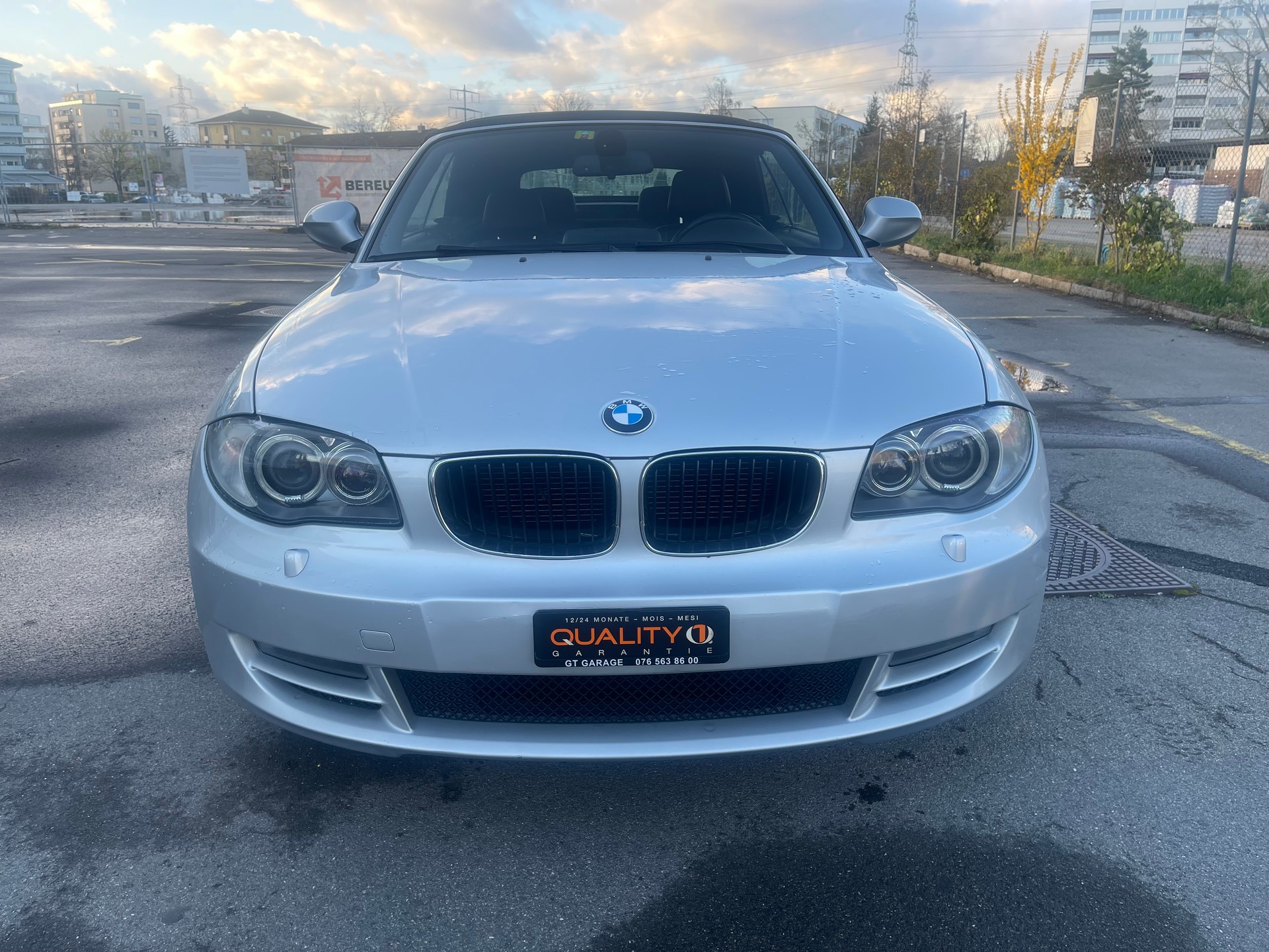 BMW 120i Cabrio-image-12