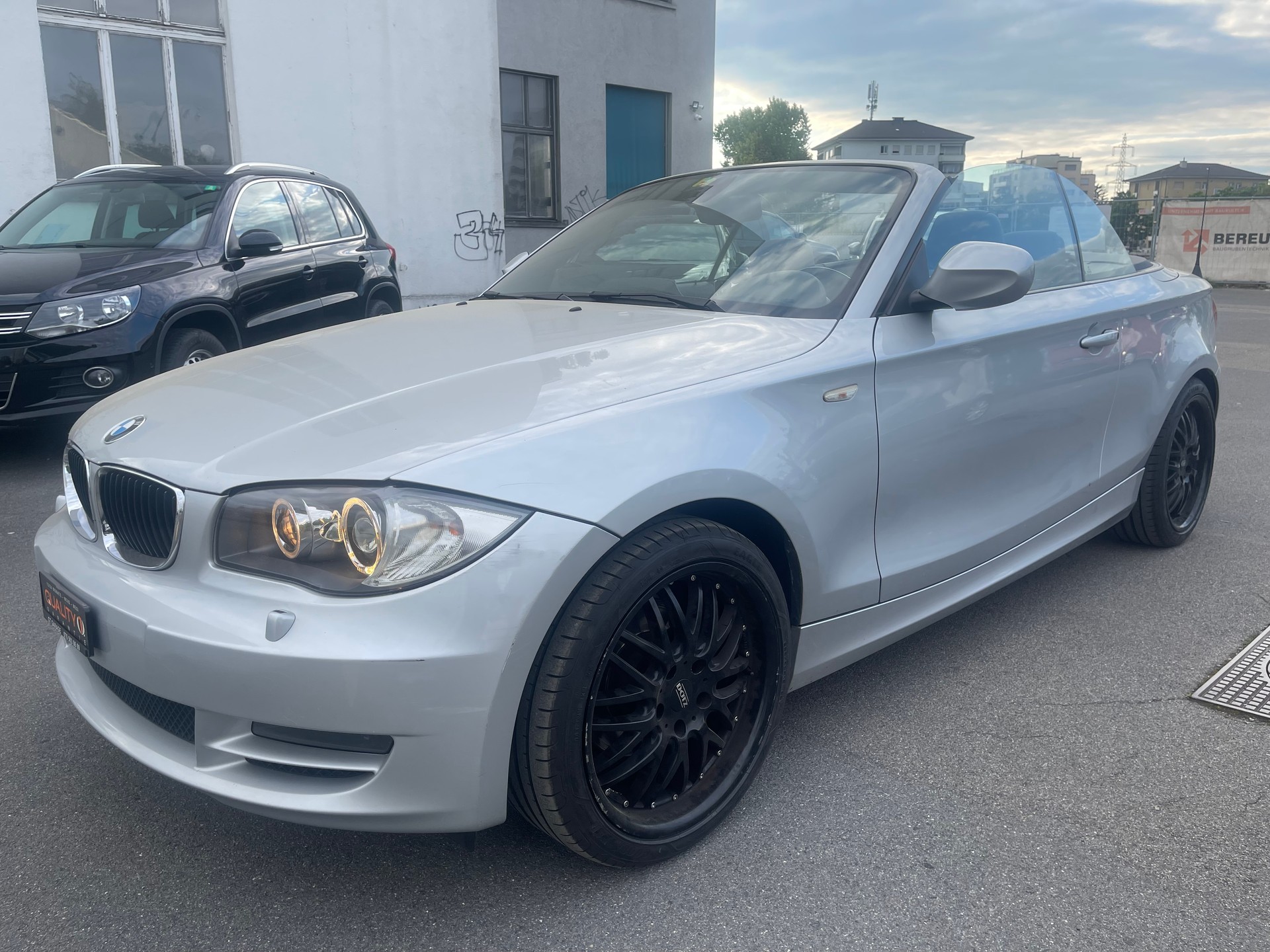 BMW 120i Cabrio-image-1