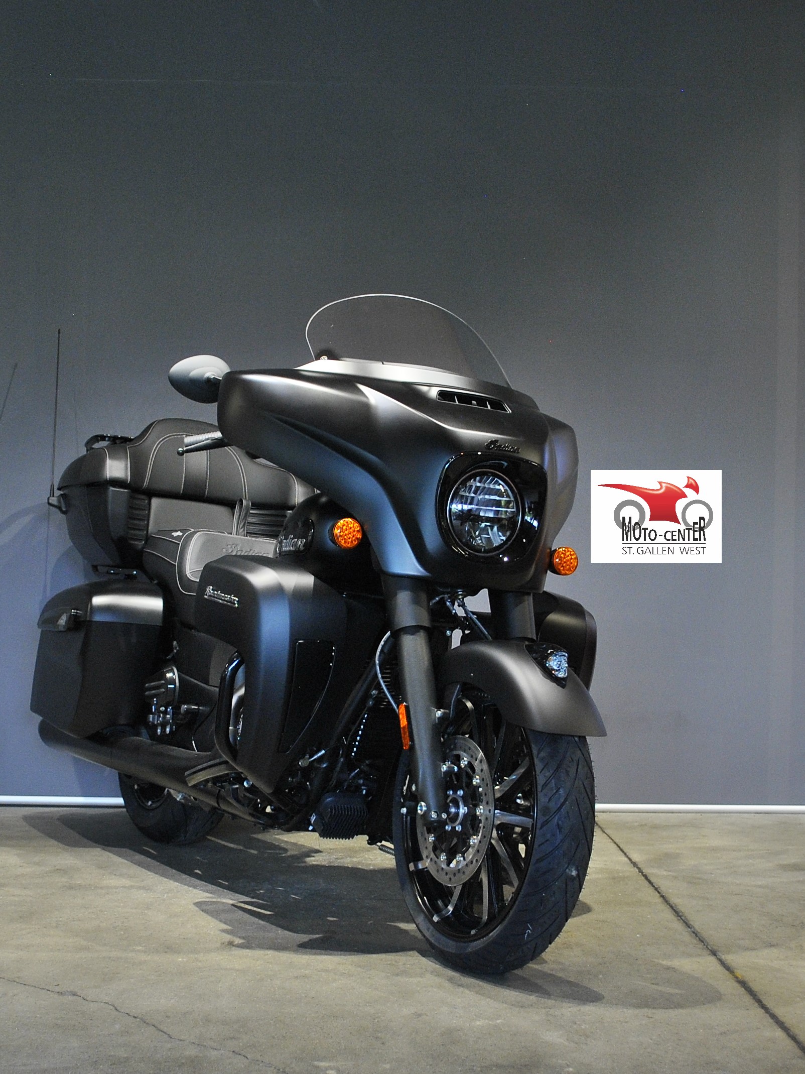 INDIAN Roadmaster Dark Horse-image-0