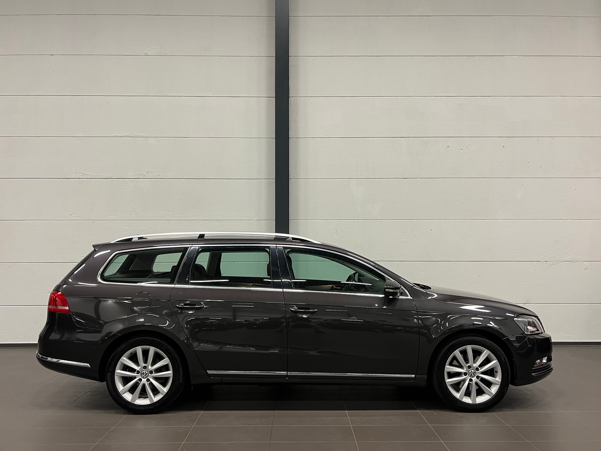 VW Passat Variant 1.8 TSI Highline DSG-image-8