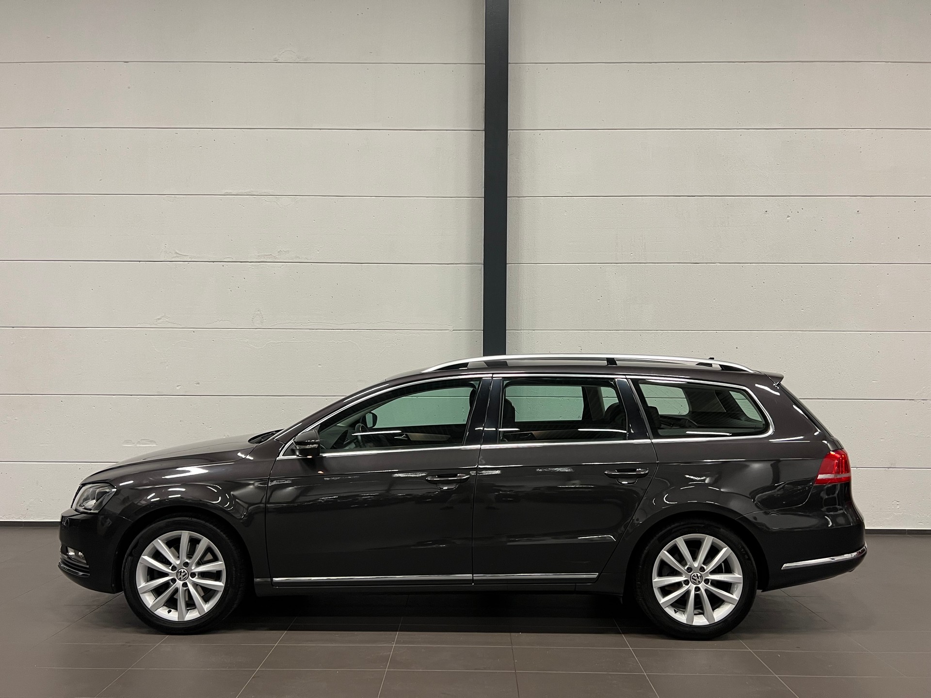 VW Passat Variant 1.8 TSI Highline DSG-image-9