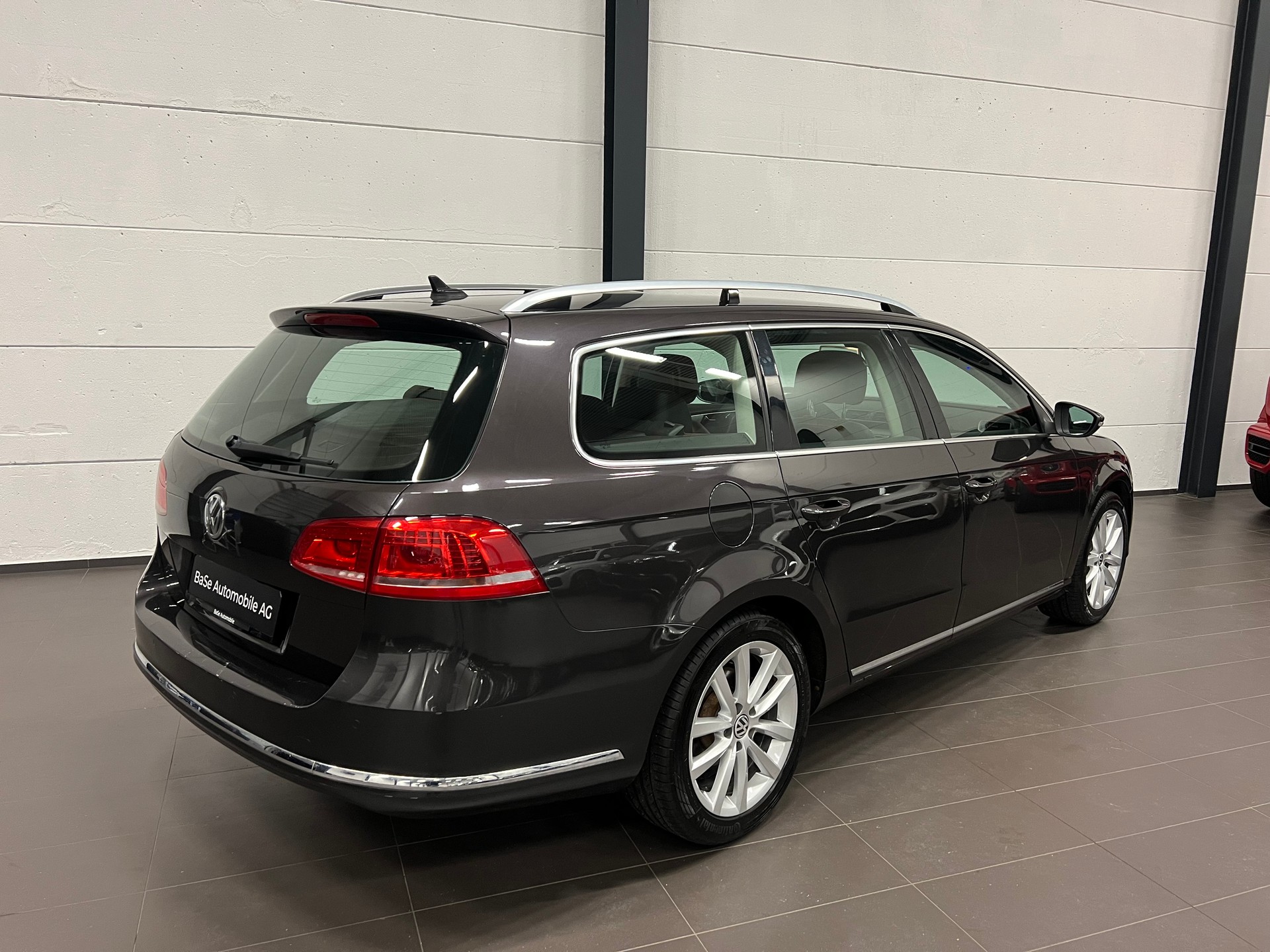 VW Passat Variant 1.8 TSI Highline DSG-image-11