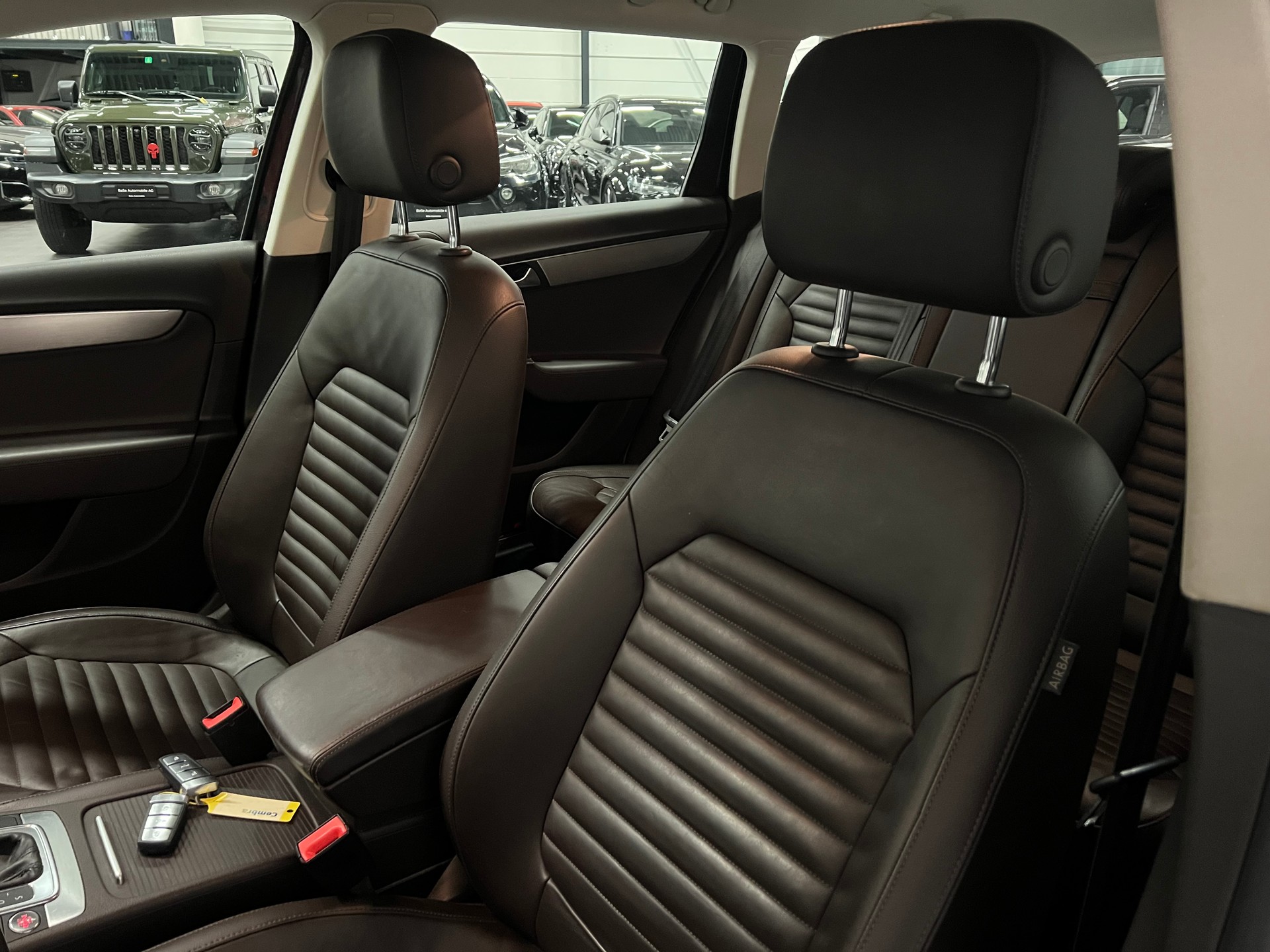VW Passat Variant 1.8 TSI Highline DSG-image-18