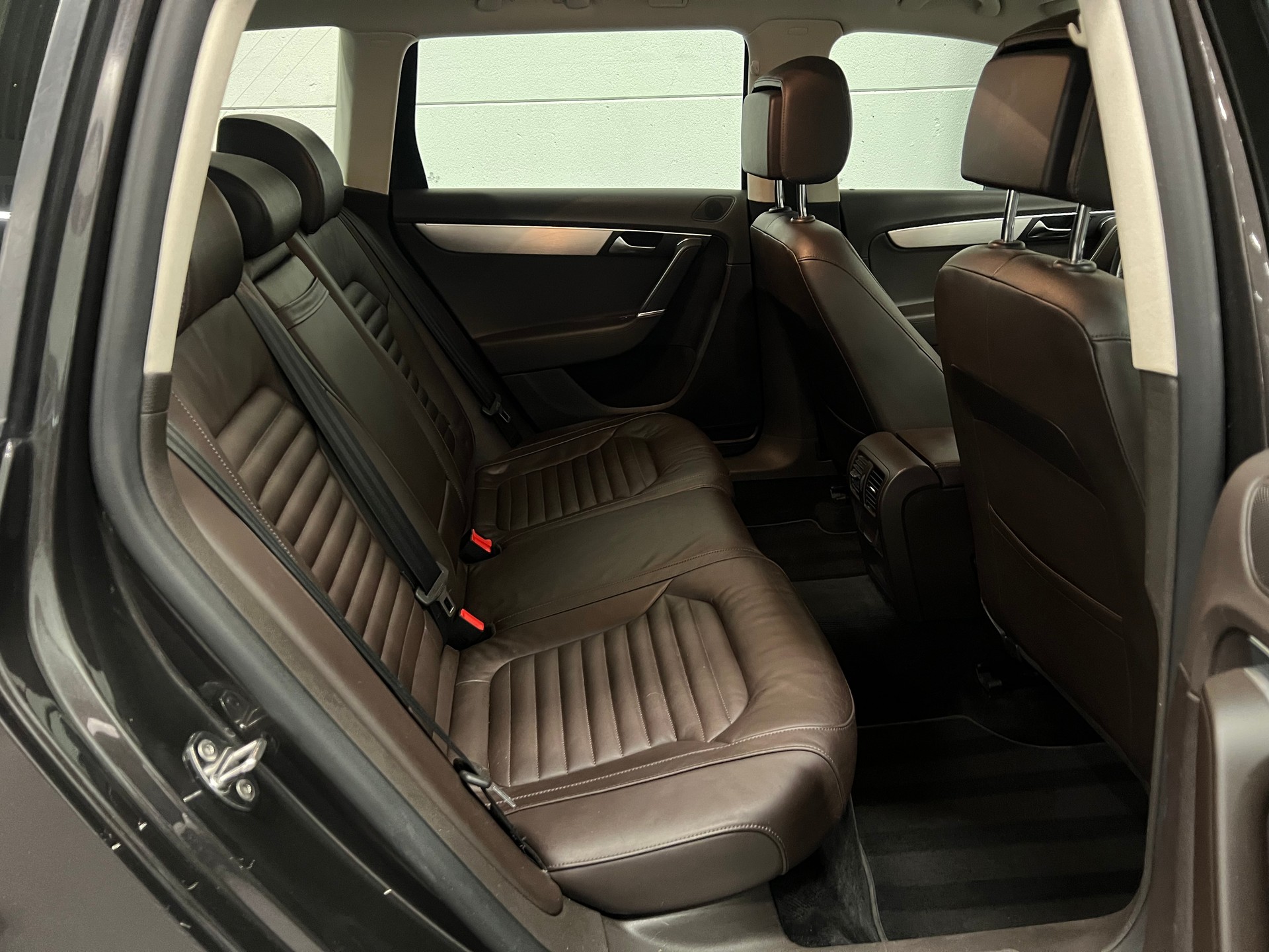 VW Passat Variant 1.8 TSI Highline DSG-image-23