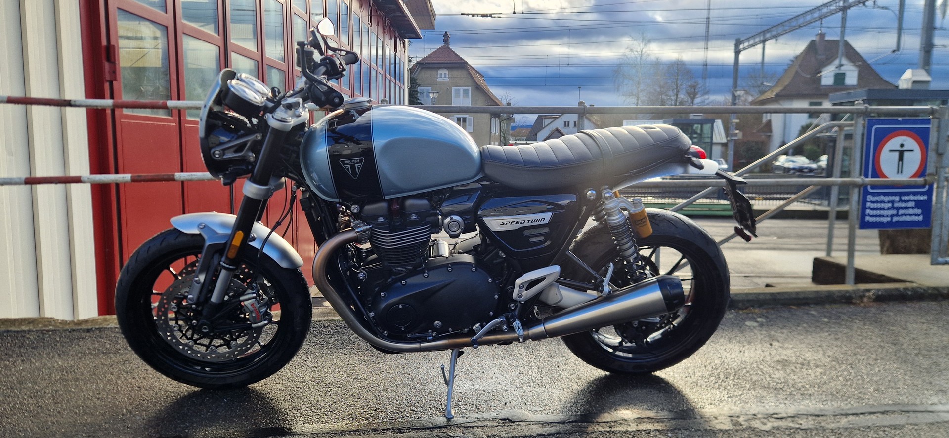 TRIUMPH Speed Twin 1200 Breitling Edition-image-5