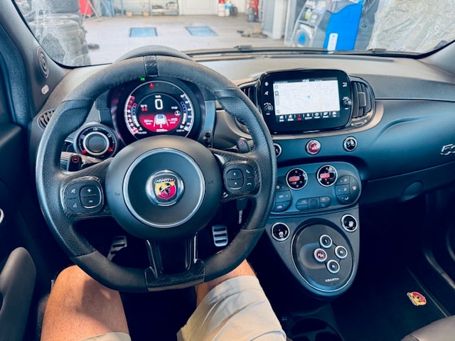 FIAT 695 1.4 16V Turbo Abarth 695 Competizione Dualogic-image-3