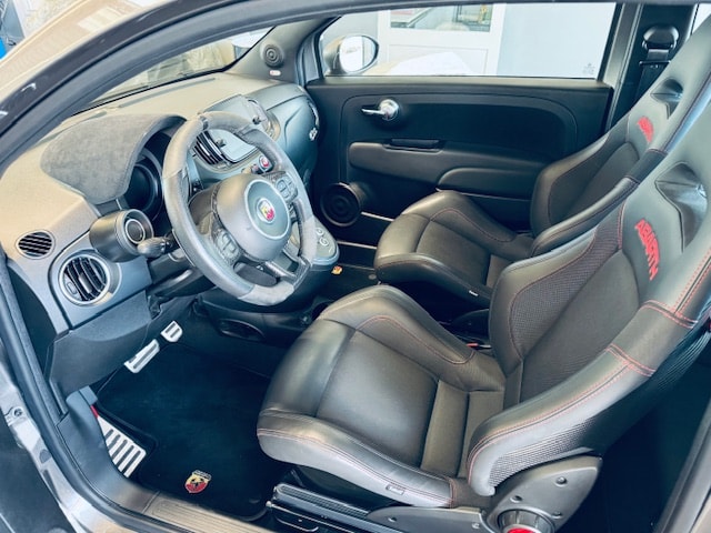 FIAT 695 1.4 16V Turbo Abarth 695 Competizione Dualogic-image-1