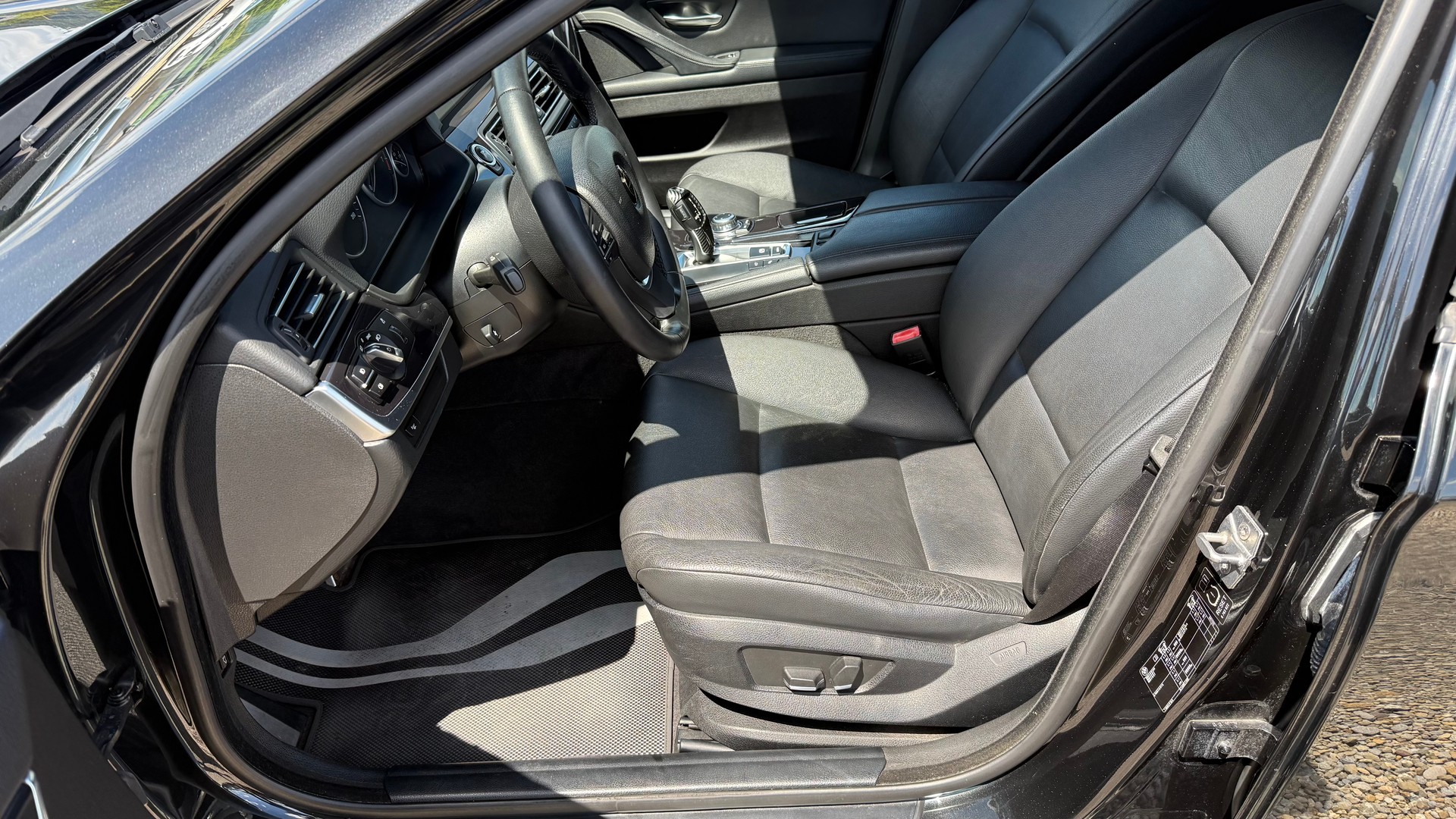 BMW 535i Touring Steptronic-showroom-element-3