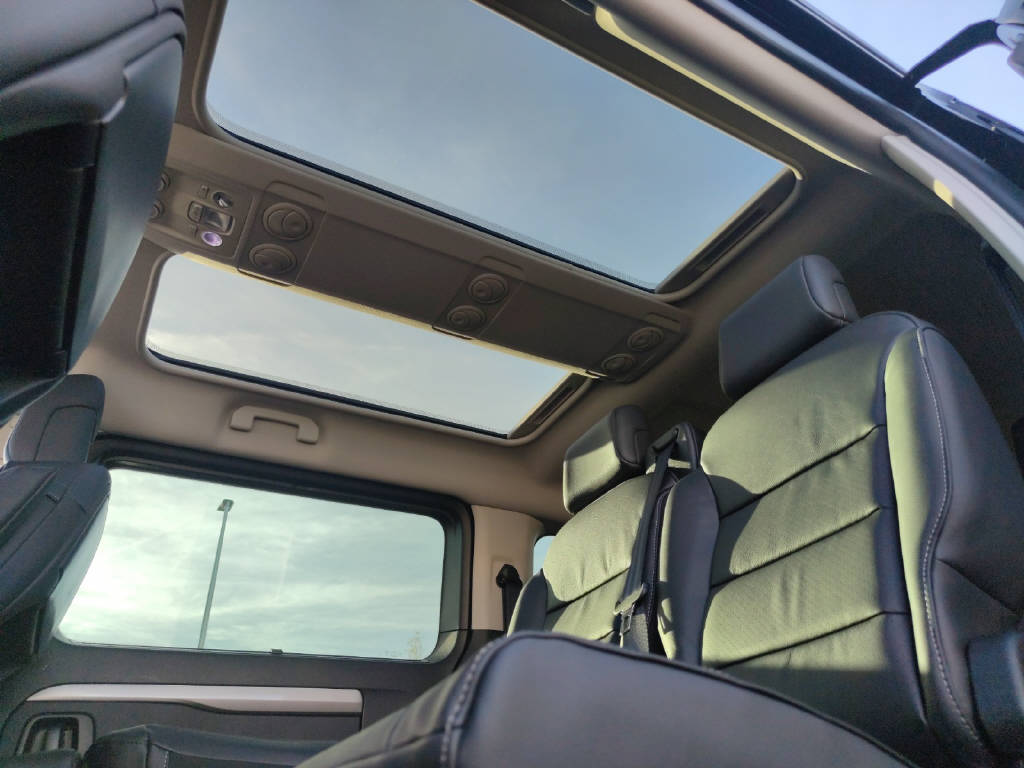 PEUGEOT Traveller Long 2.0 BlueHDi 180 Business VIP S/S-image-10