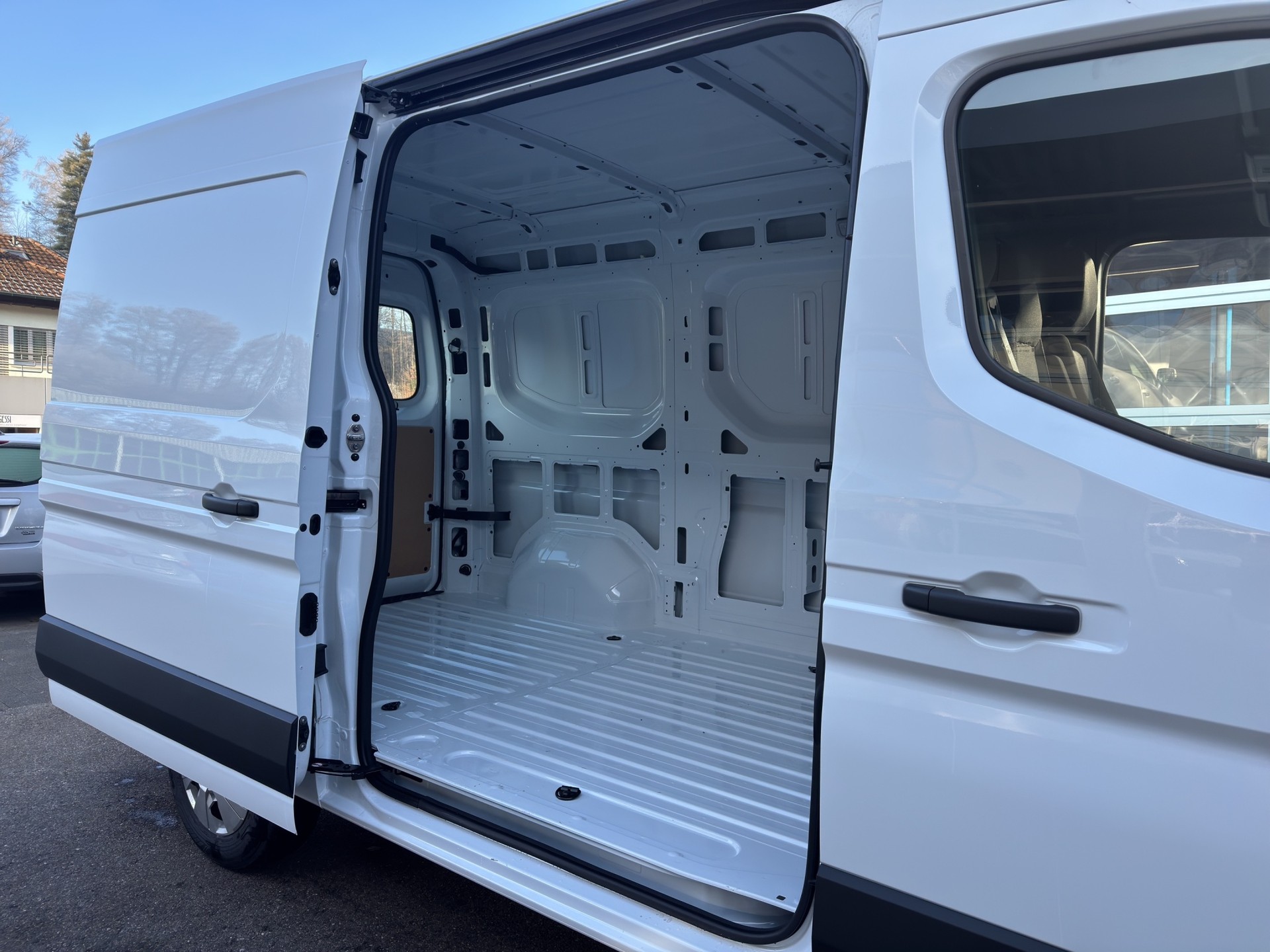 NISSAN Interstar dCi 150 3.5 L2H2 N-Connecta-image-11