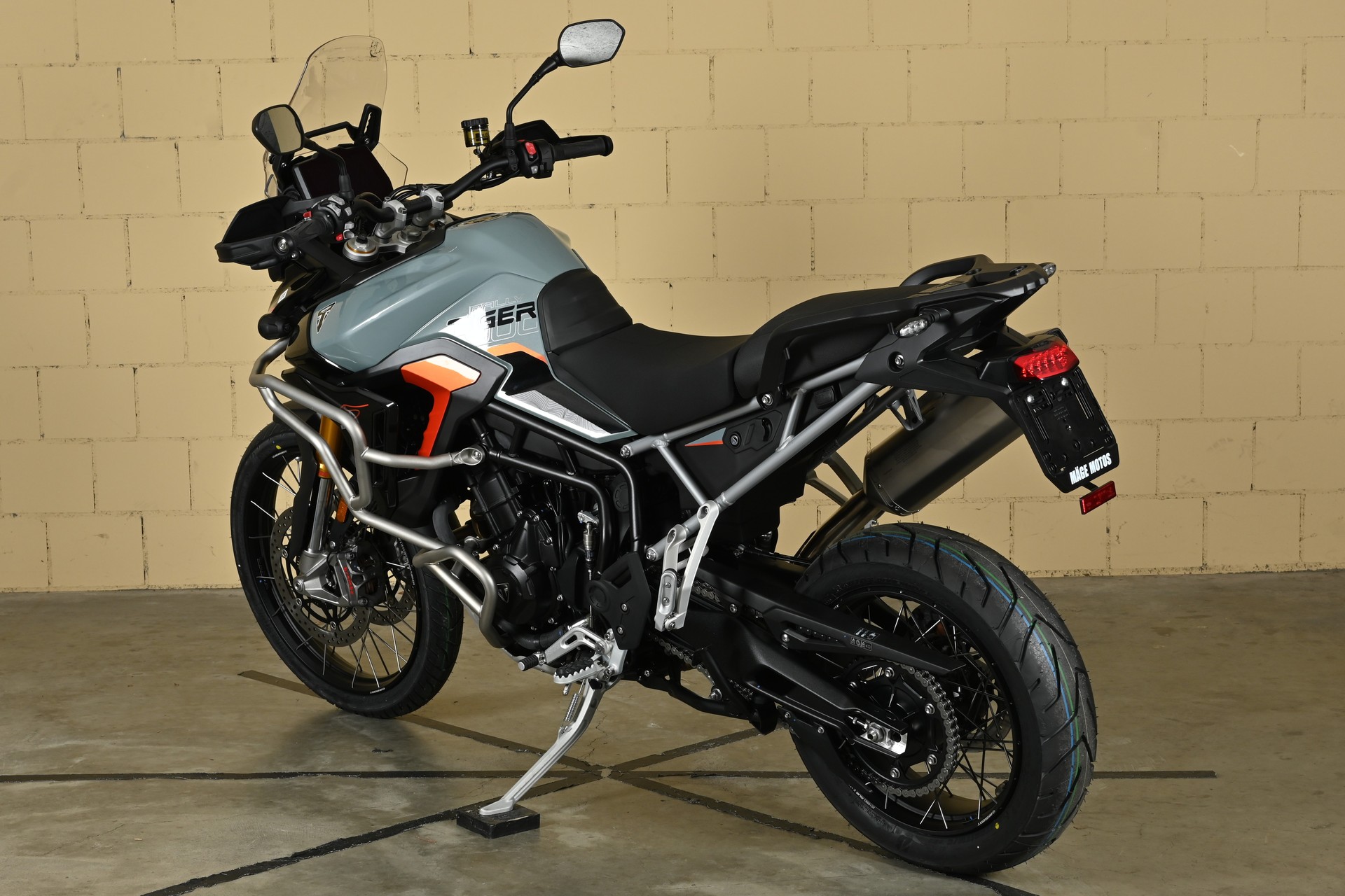TRIUMPH 900 Rally Pro Desert Edition-image-4