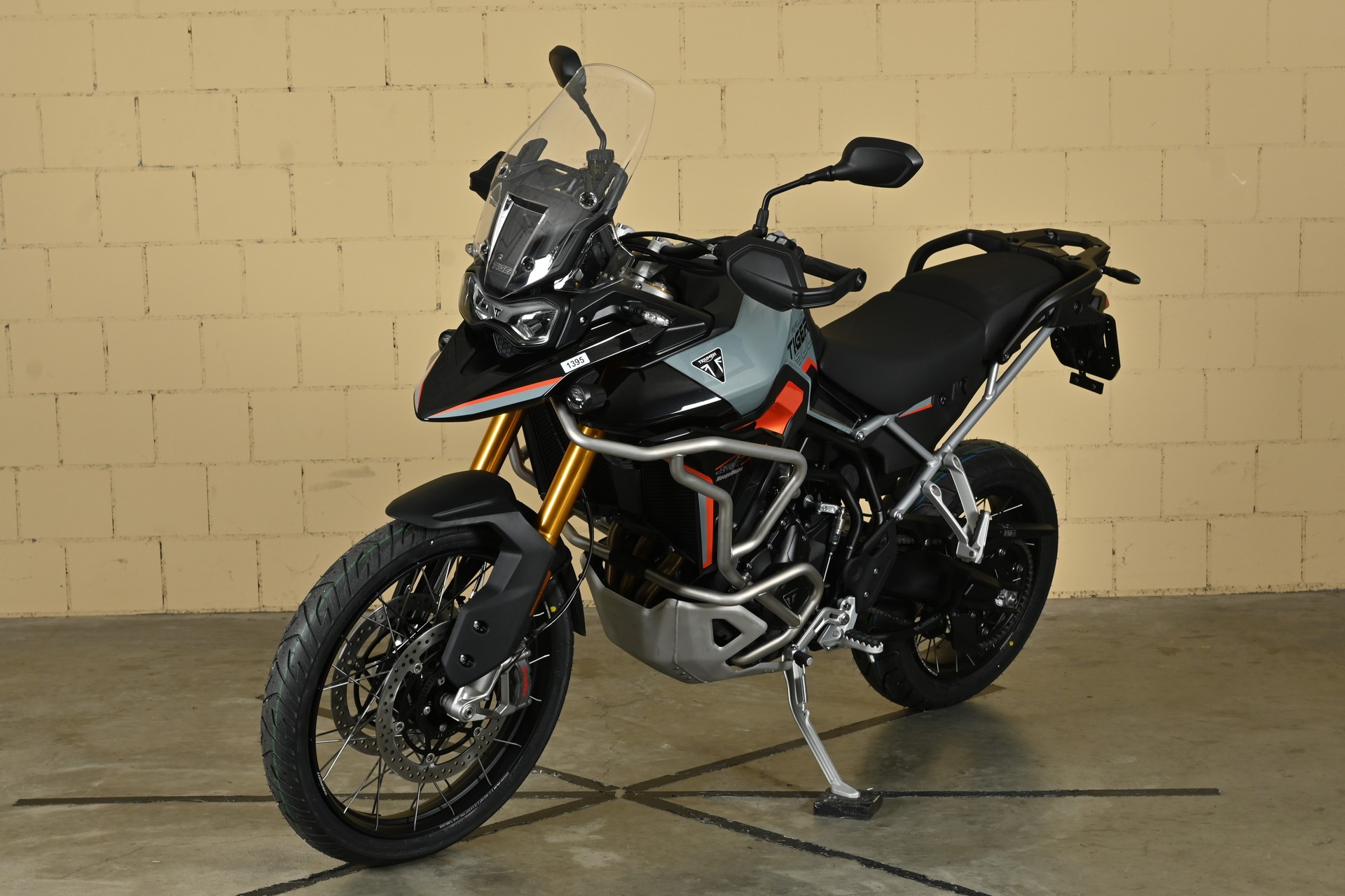 TRIUMPH 900 Rally Pro Desert Edition-image-3