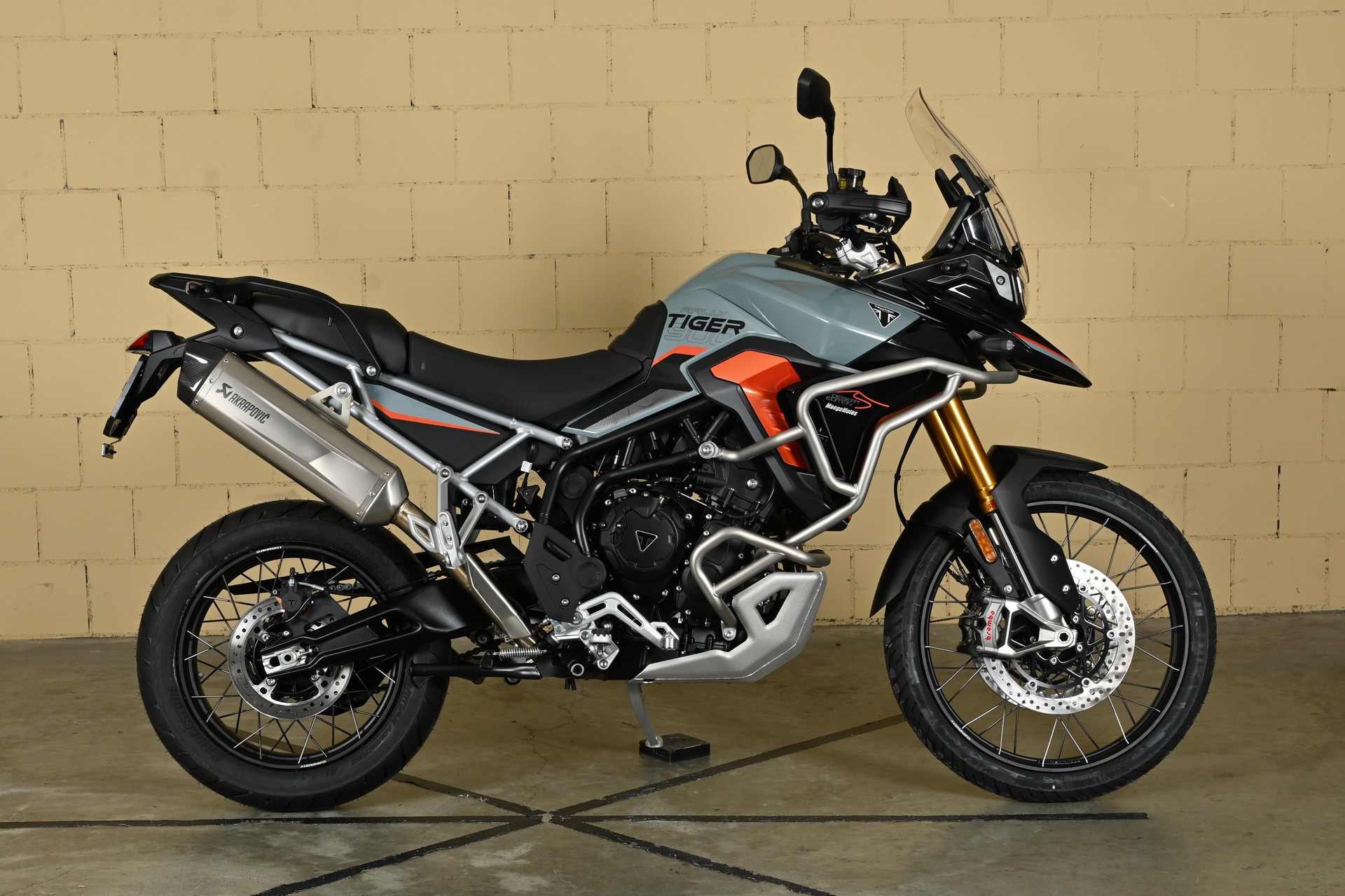 TRIUMPH 900 Rally Pro Desert Edition-image-0