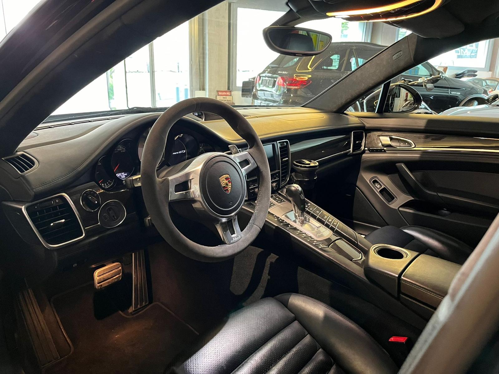 PORSCHE Panamera GTS 4.8 PDK-image-4